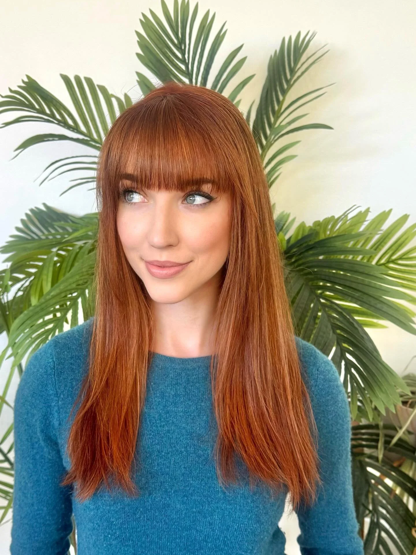 👑🍁Sometimes you just crave a change !!! DeeDee was ready to dive into a vibrant red copper crown for fall ! 👑 She looks AMAZING !!!!!!!! I cant het over how much it makes her just GLOW!!! 
Framesi Formula 
6.4 7KR 6SD 25 volume
Color Melt 8g 8.44