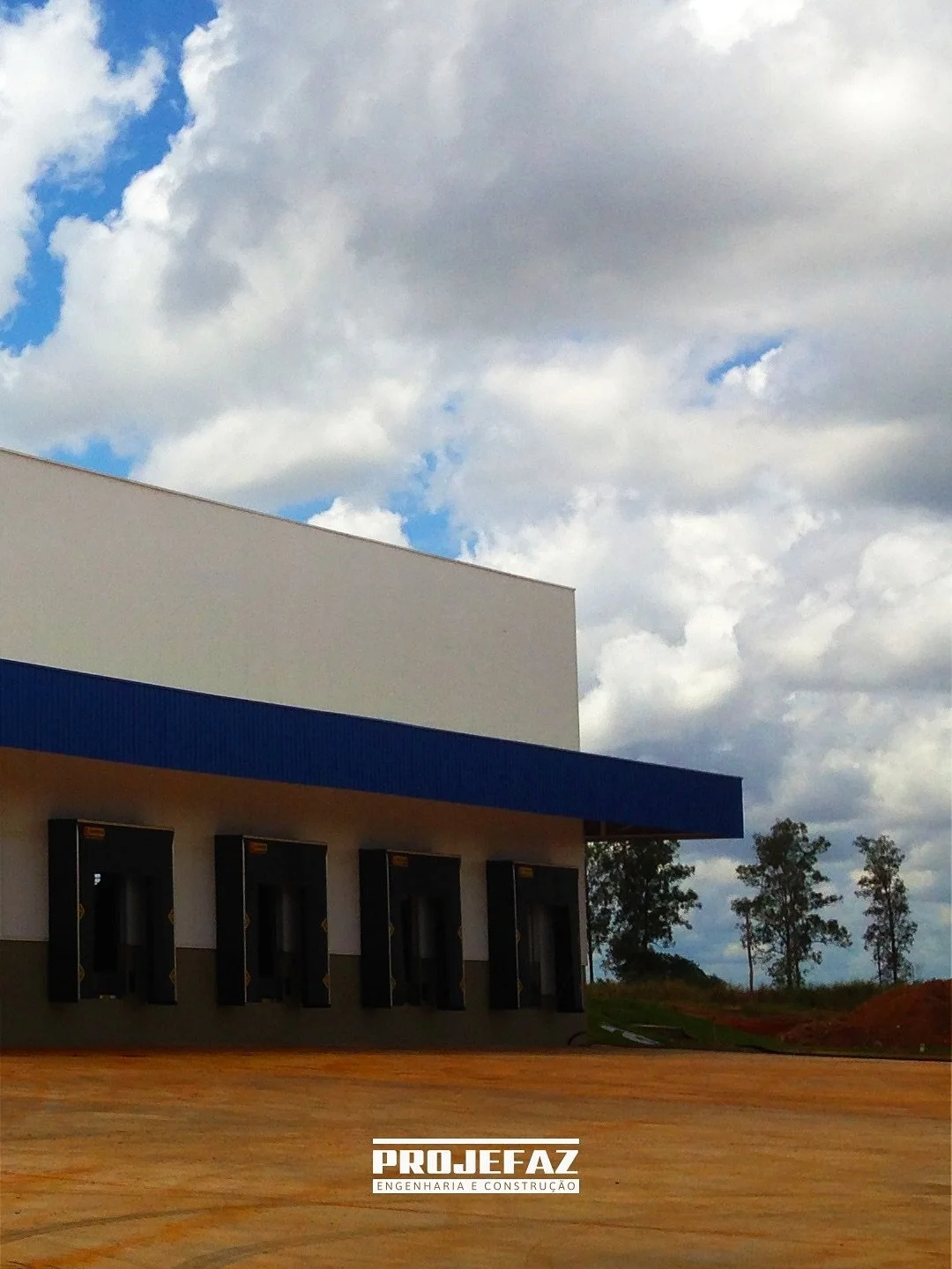 Mais uma obra conclu&iacute;da com excel&ecirc;ncia.
A Projefaz Engenharia tem orgulho em anunciar a entrega do projeto da Katayama Alimentos, em Guararapes, uma constru&ccedil;&atilde;o realizada com planejamento estrat&eacute;gico, execu&ccedil;&at
