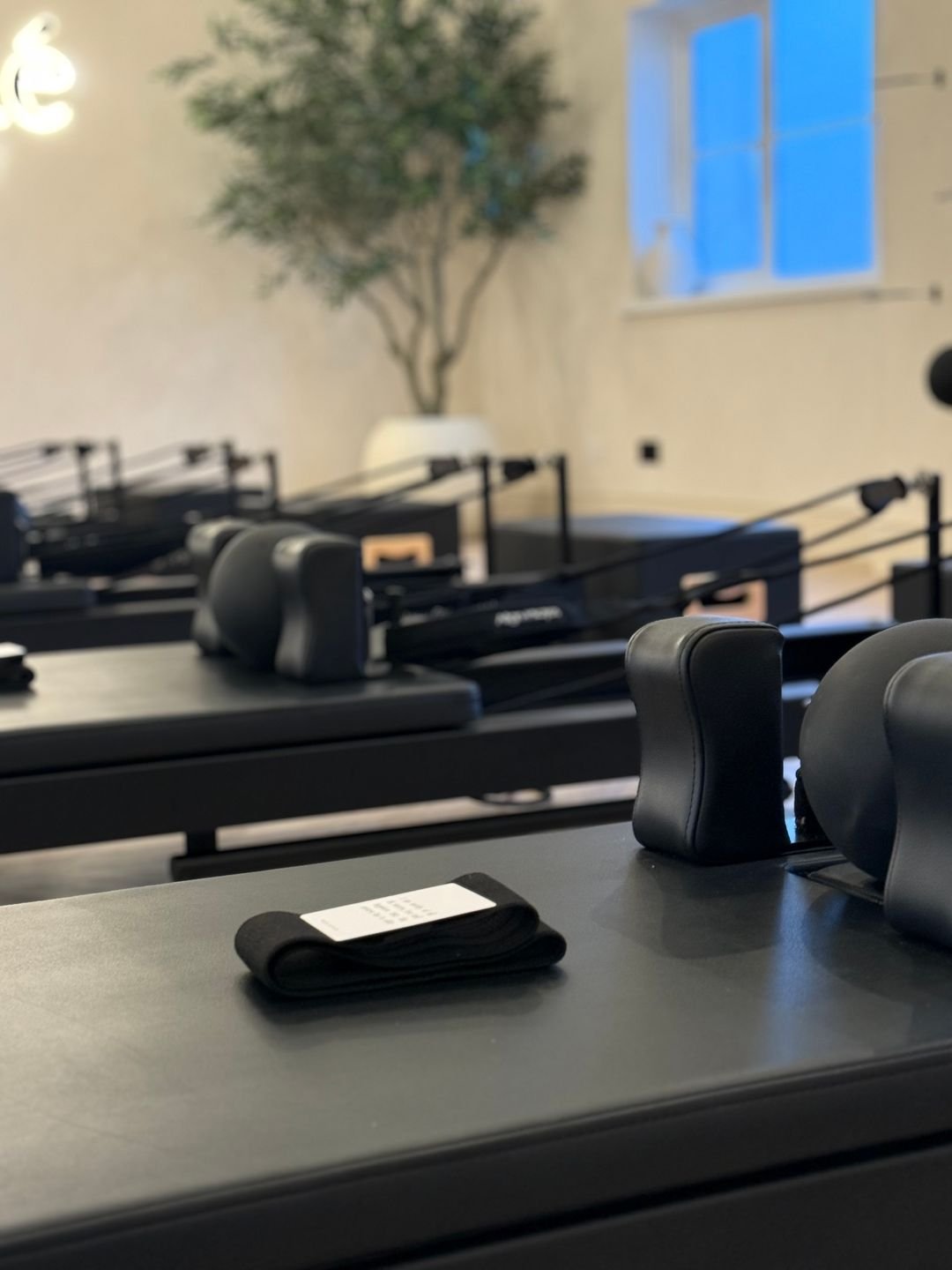 Let&rsquo;s take the mystery out of it ☁️

If you&rsquo;ve been curious about Reformer Pilates but held back because you&rsquo;re not sure what to expect, this is for you.

At Seren&eacute;, your first session is calm, guided, and supportive.

Arrive