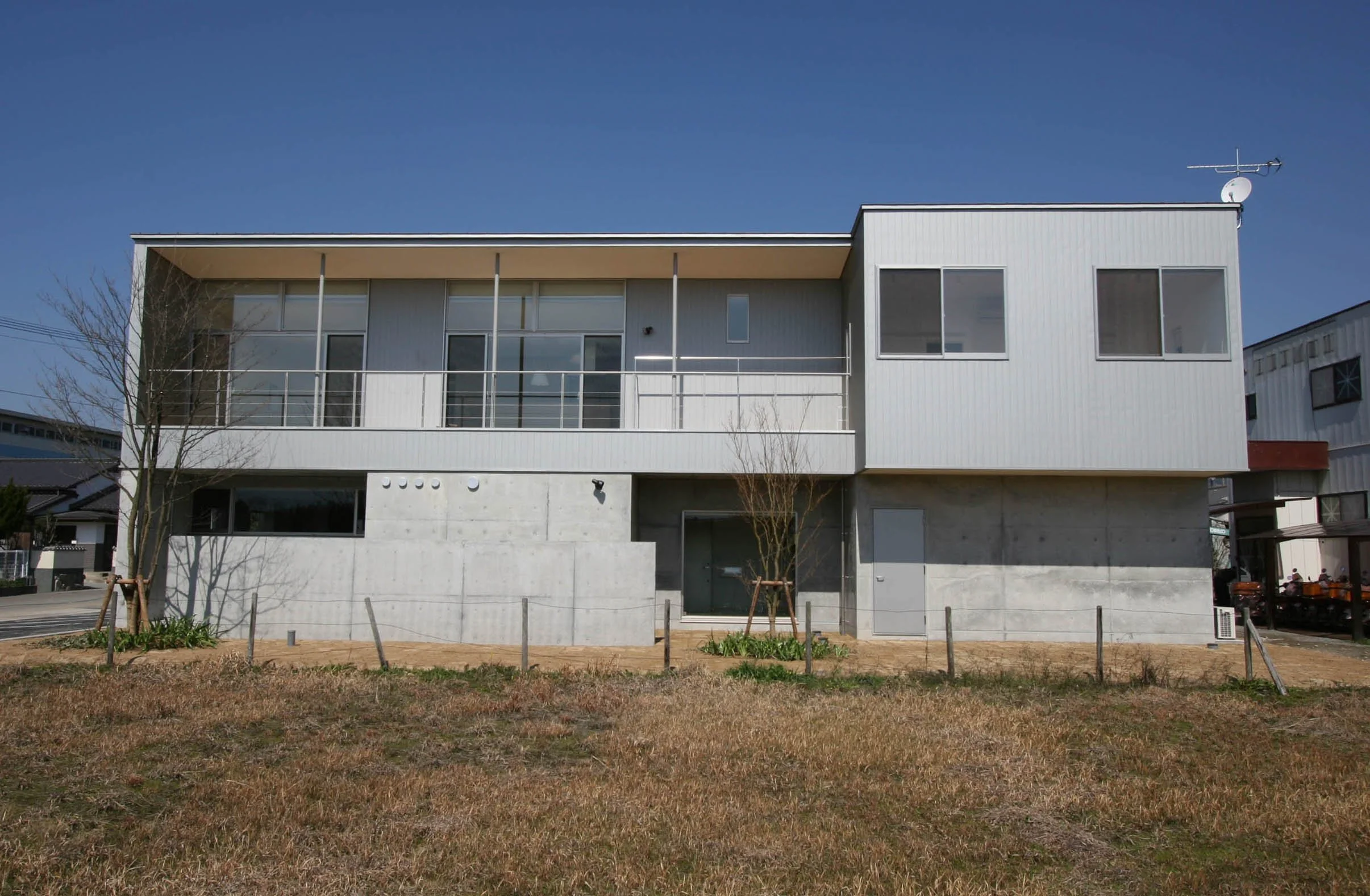 02　SARU'S HOUSE外観02.jpg