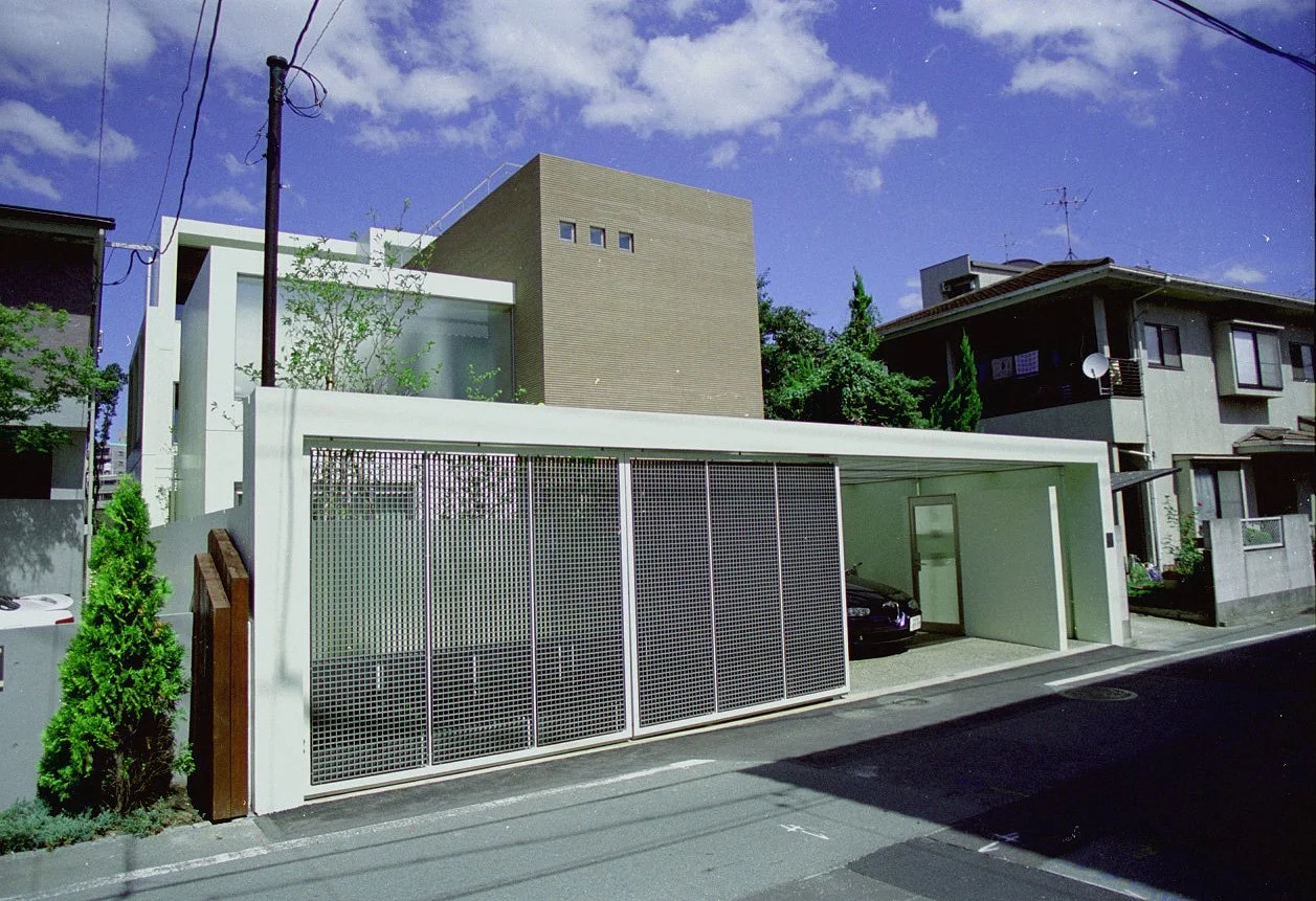 Lucent Court 外観副.jpg