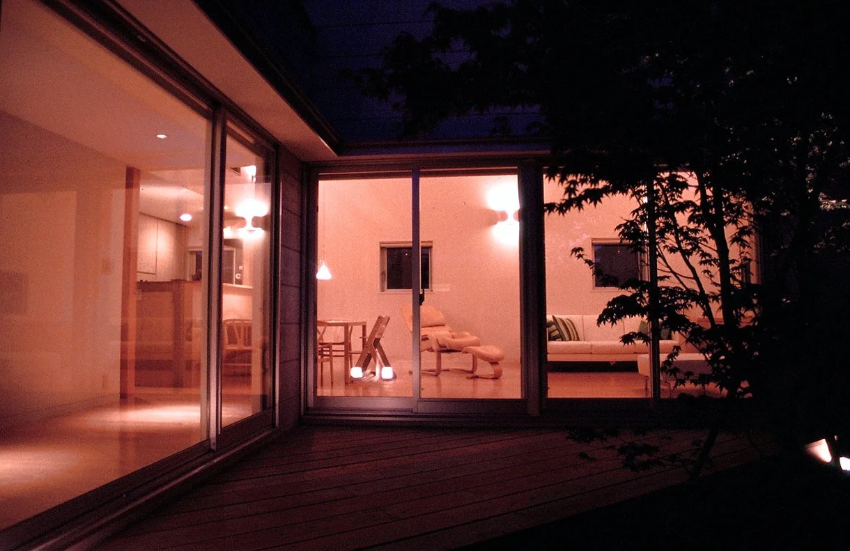 TwinHouse2 中庭夕景3.jpg