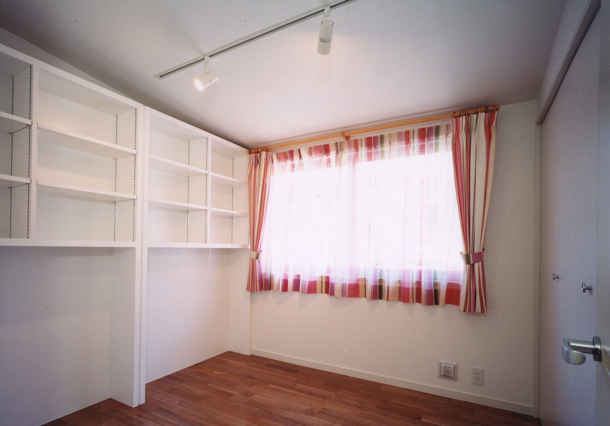 伊川の家 子供室.jpg