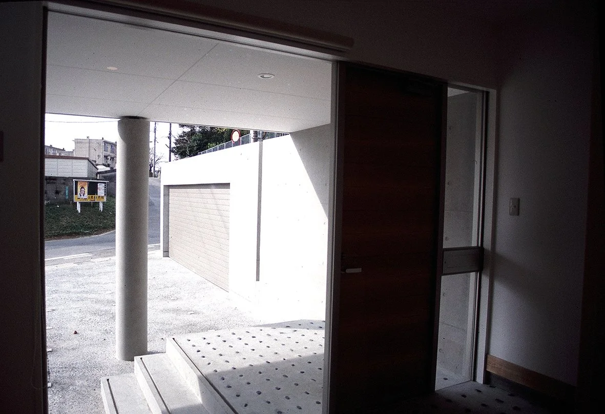 03下関の家-玄関内部.jpg