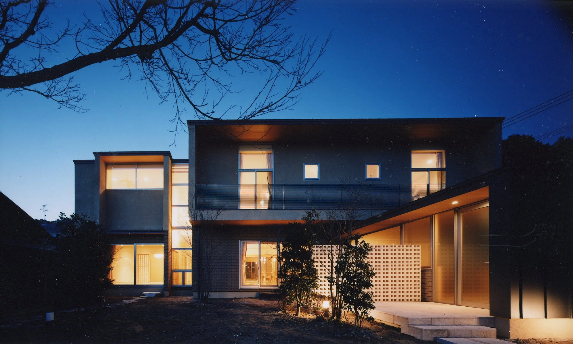 伊川の家 外観夕景.jpg