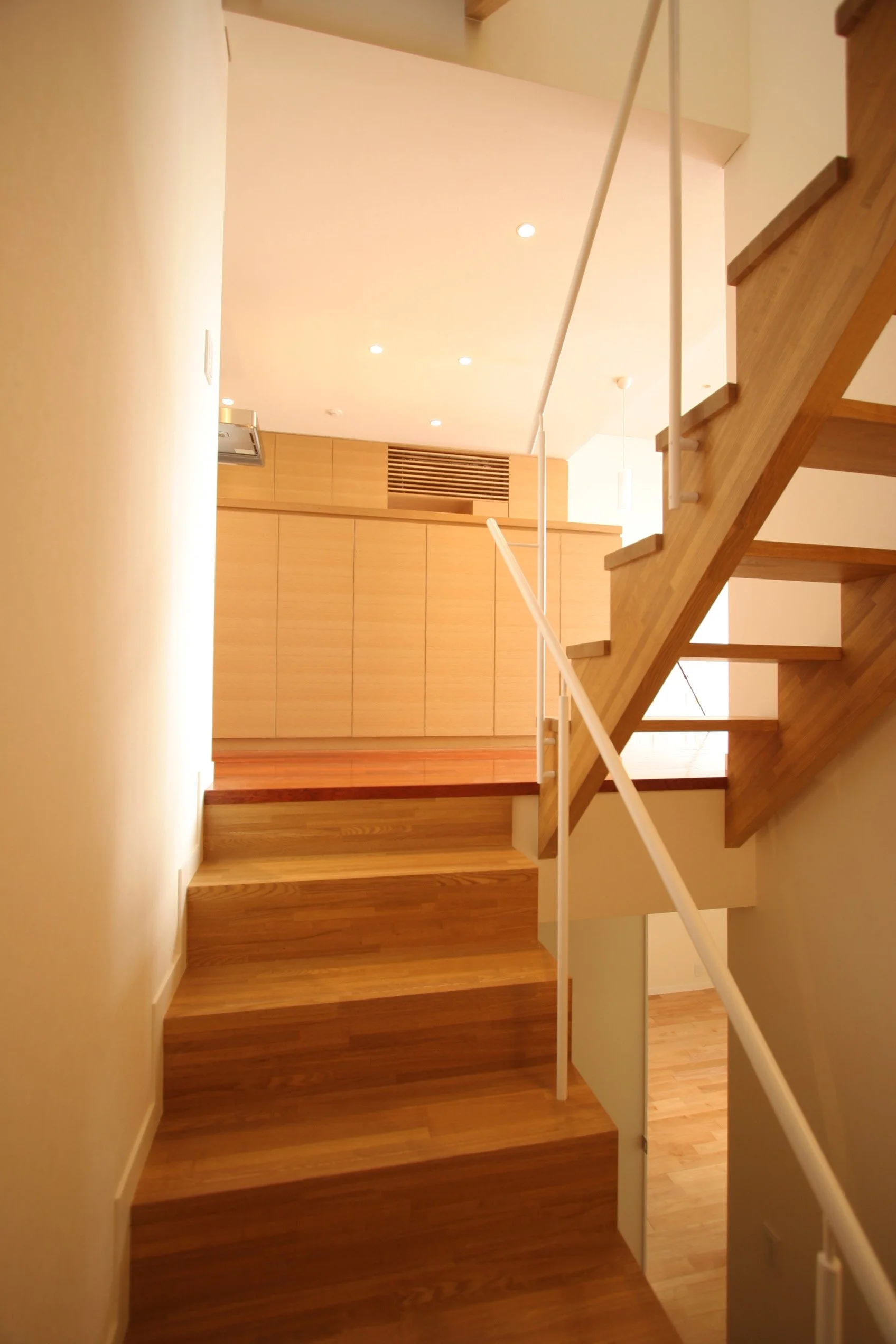 23　芳賀邸階段1.jpg