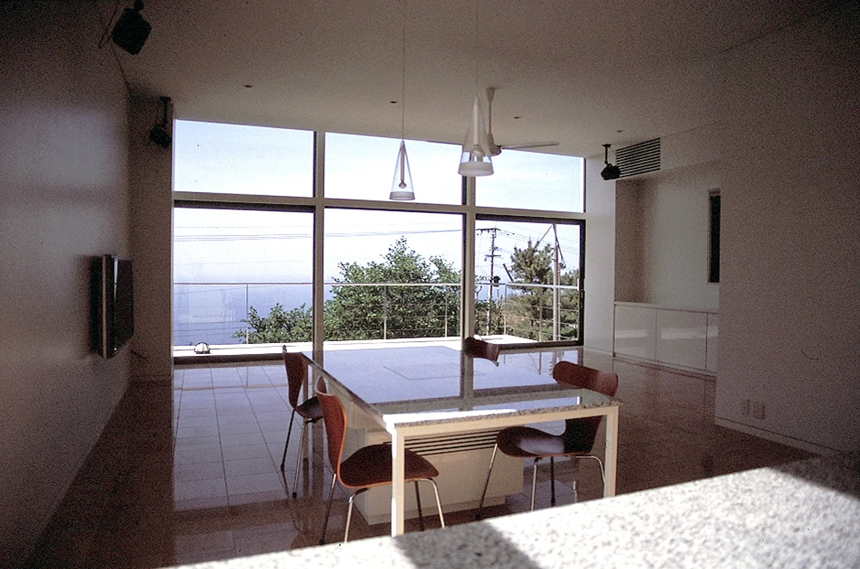 02CASA ROSSO-居間昼.jpg