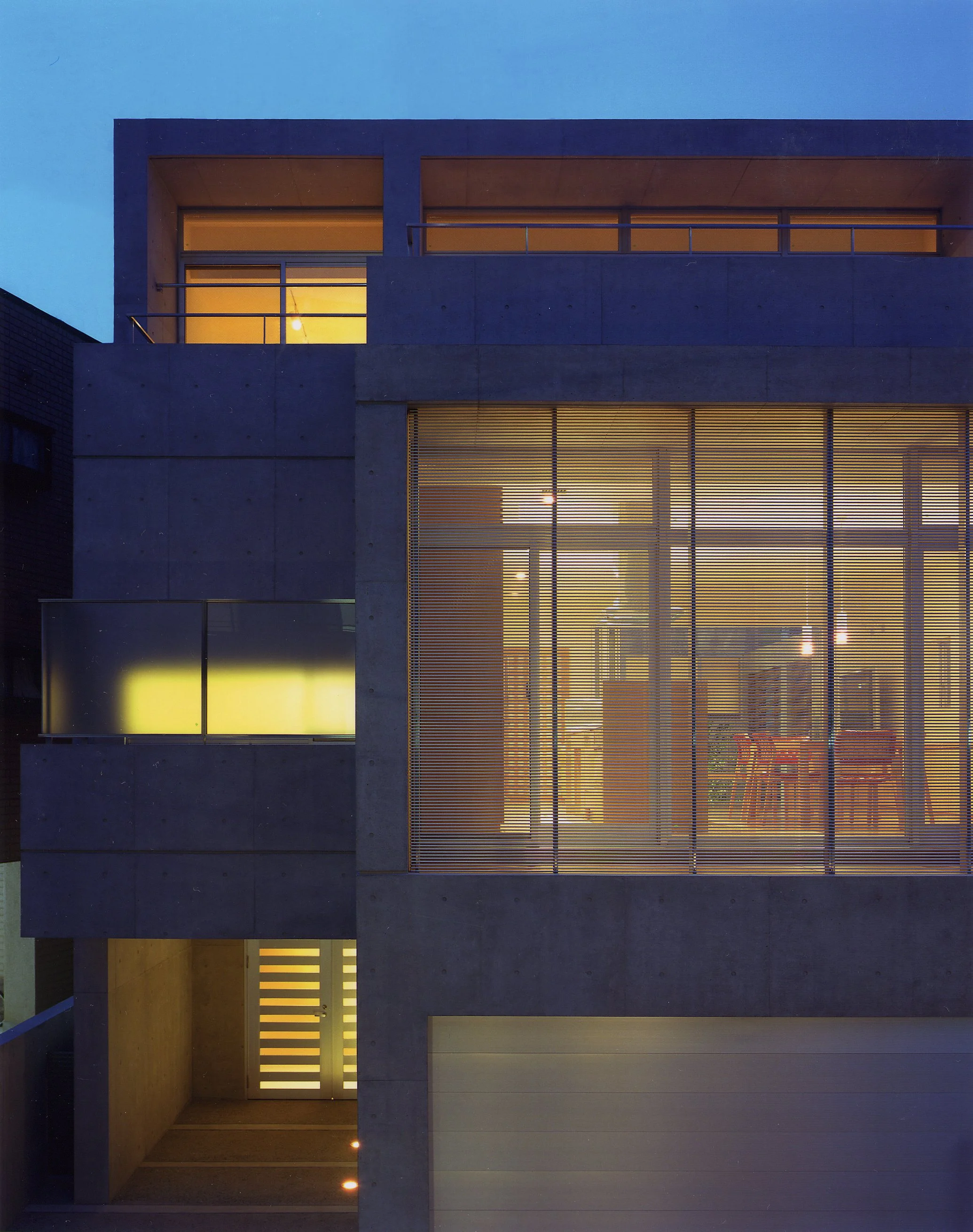 hoiの家 外観夕景.jpg