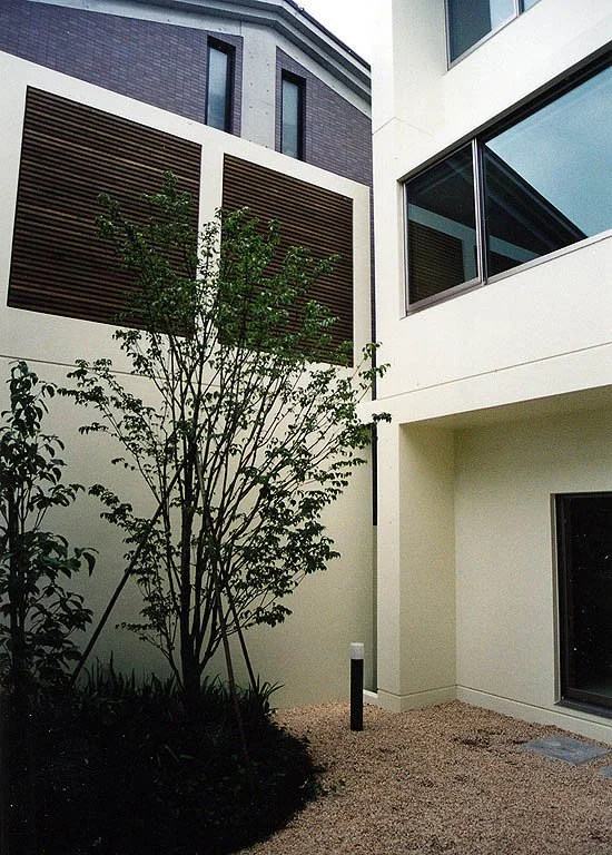 Lucent Court 中庭.jpg