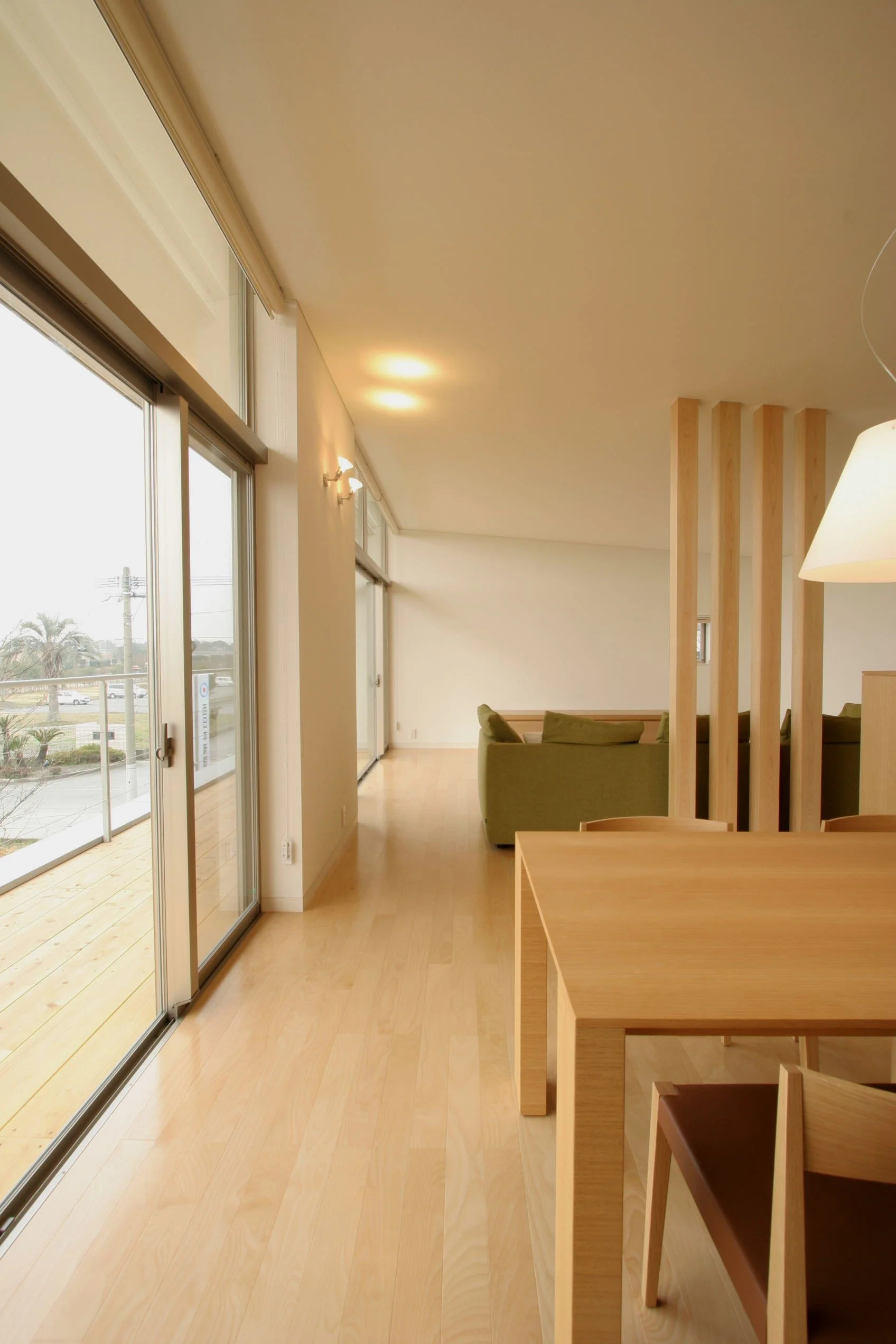 20　SARU'S HOUSE居間食堂縦03.jpg