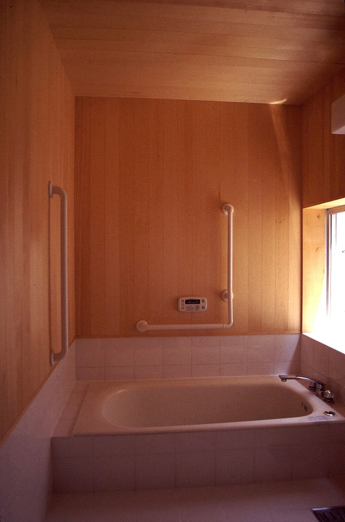 07日の里の家2-浴室.jpg