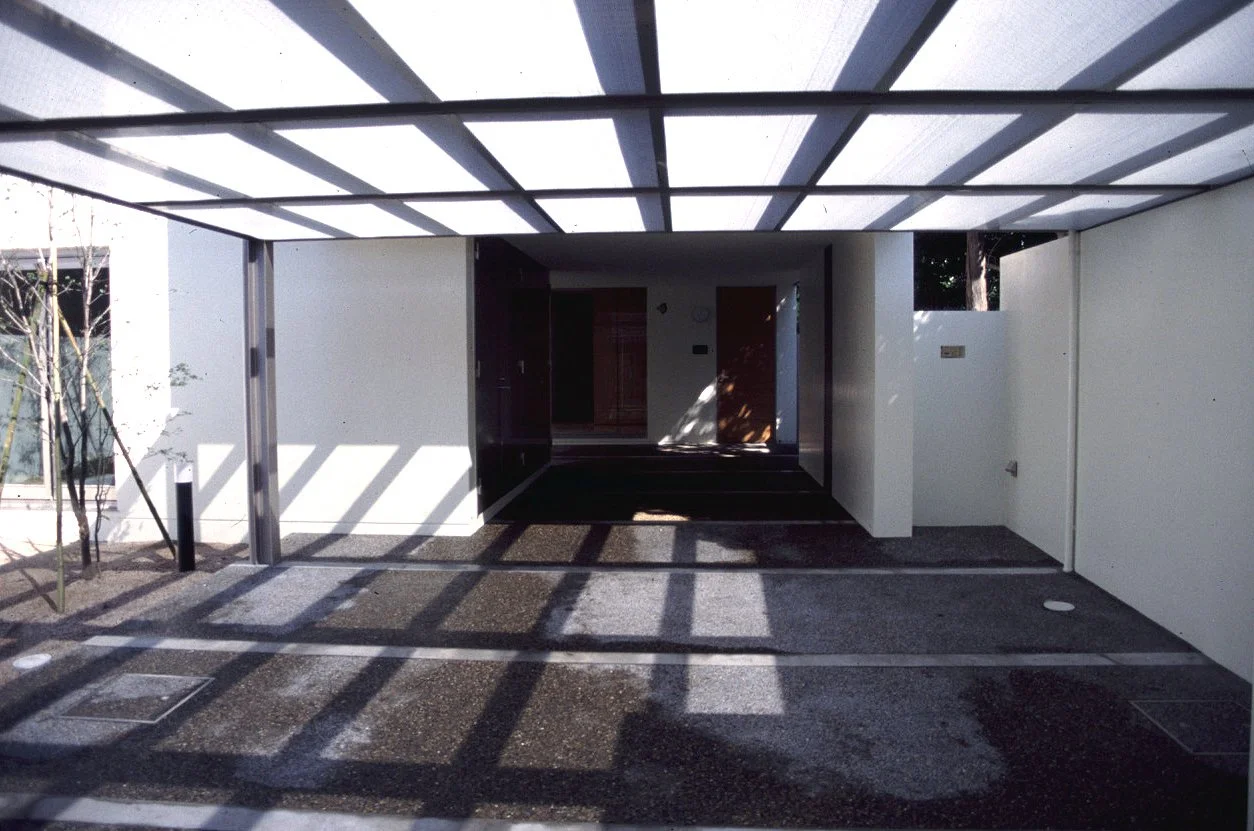 Lucent Court 駐車場.jpg