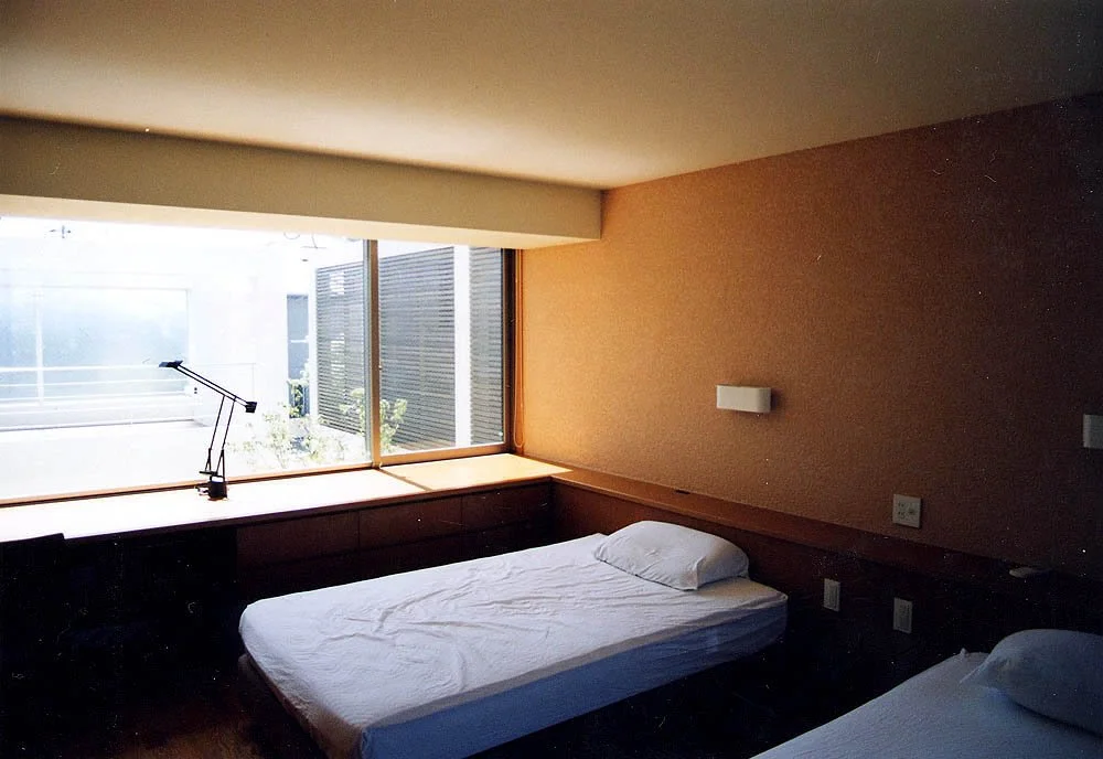 Lucent Court 寝室より中庭2.jpg