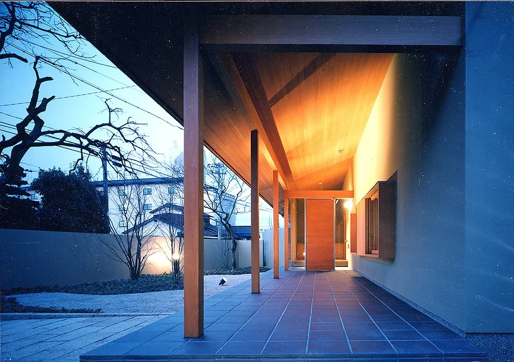 柿陽舎-エントランス夕景.jpg