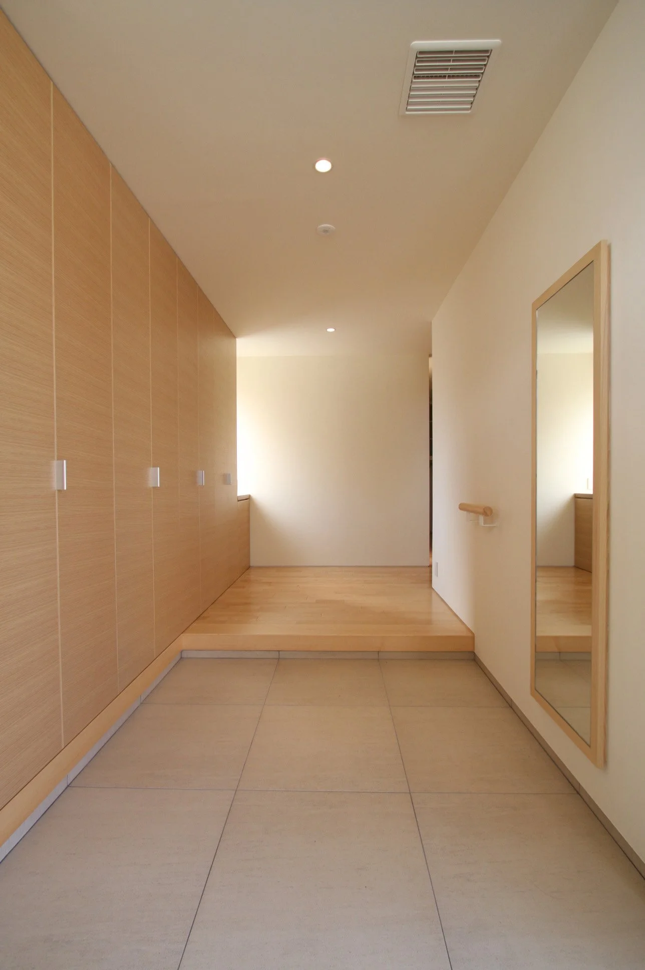 09 TheaterHouse玄関5.jpg