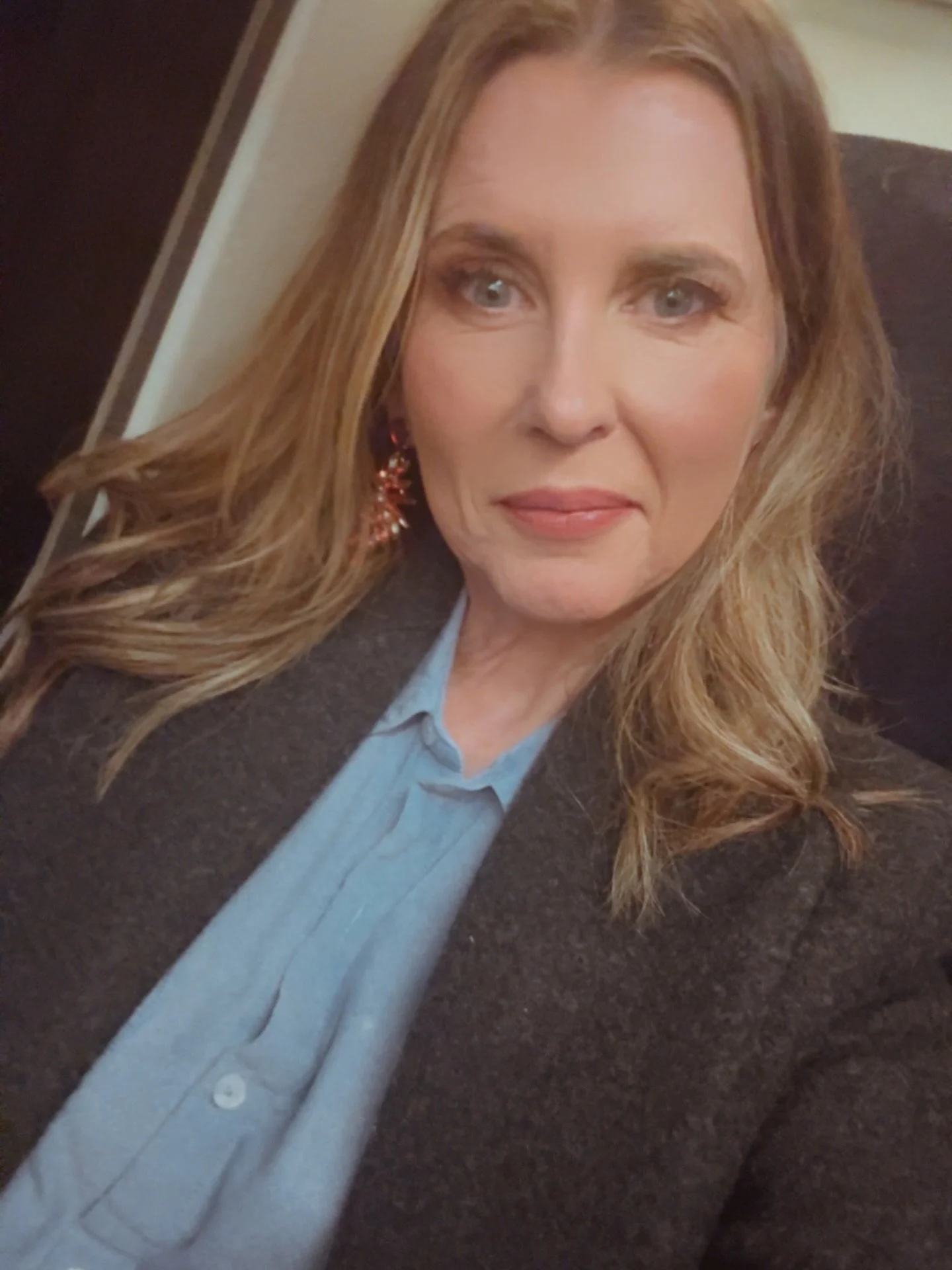 You see the seat at the table.
You don&rsquo;t see the 6am platform.

&bull; The cold commute.
&bull; The mental load.
&bull; The invisible questioning.
&bull; The constant gear shift between leader and life.

Success looks polished. The status, the 