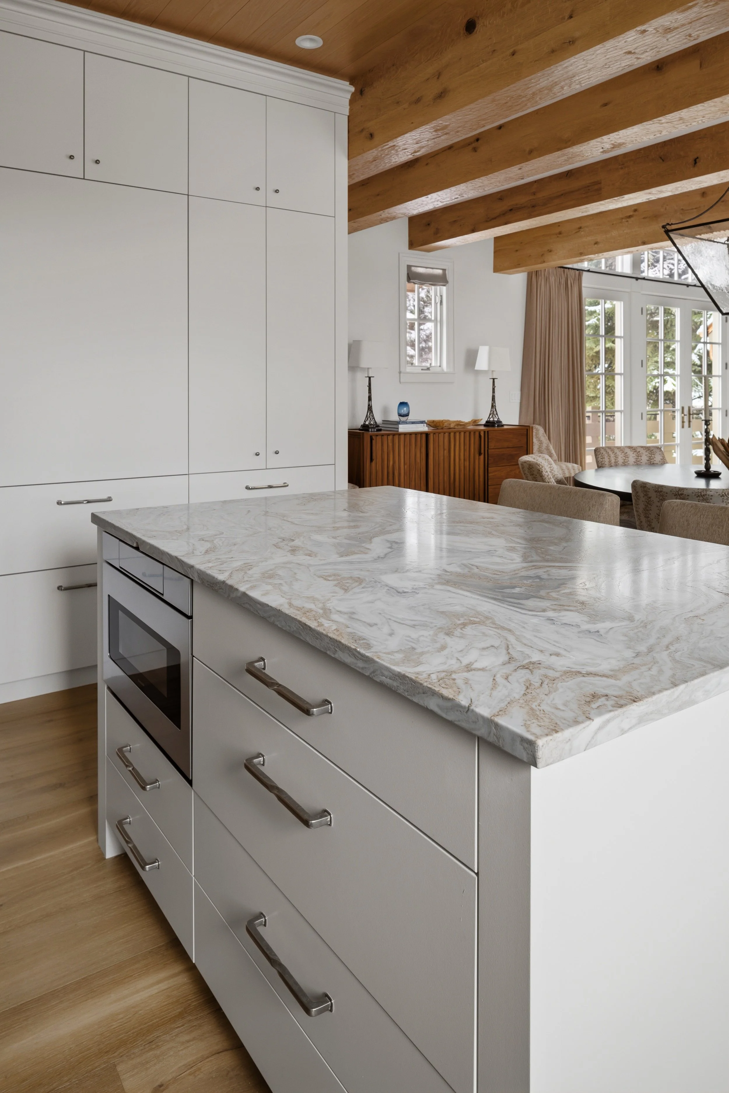 Kitchen island.jpg