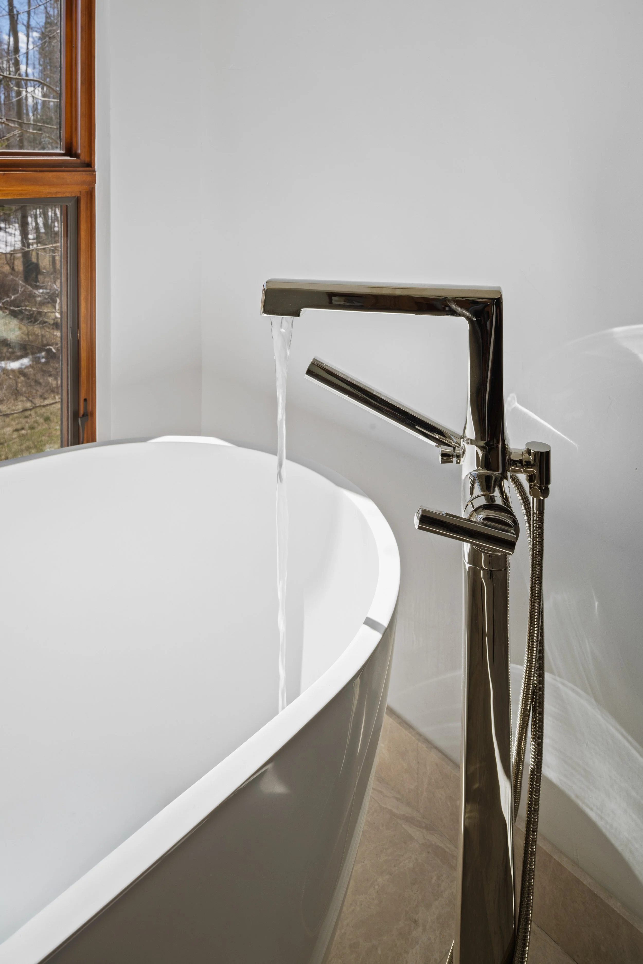 Bathroom - bathtub fixture.jpg