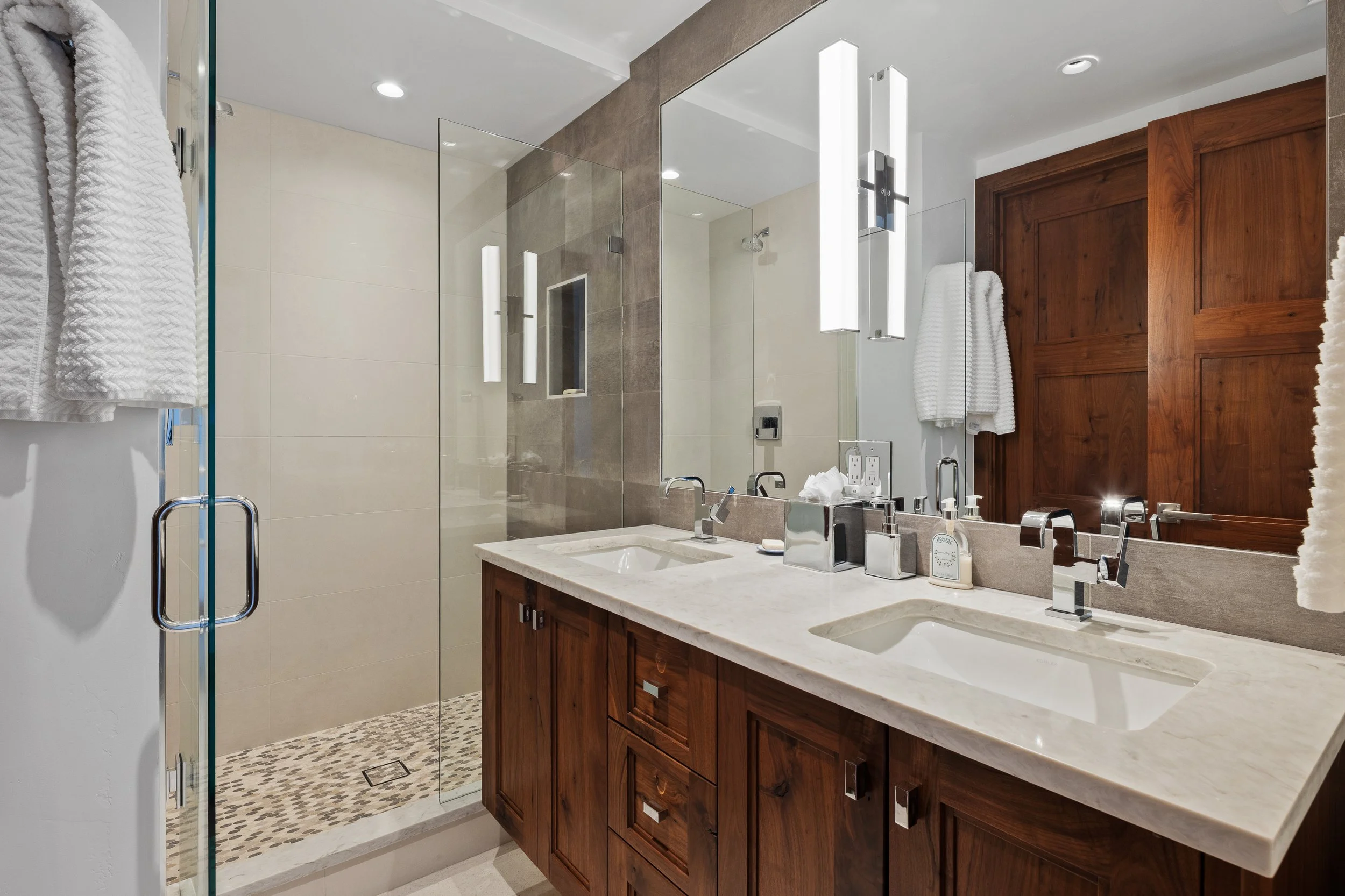 Guest bathroom 4.jpg