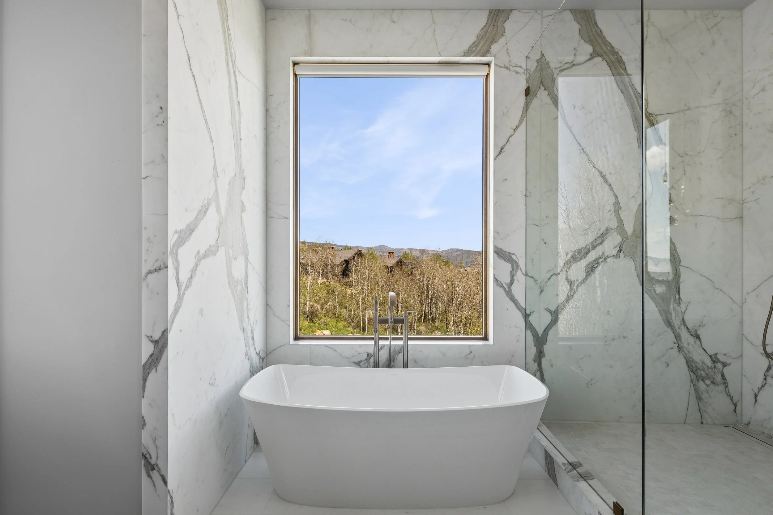 Primary bathroom - bathtub.jpg