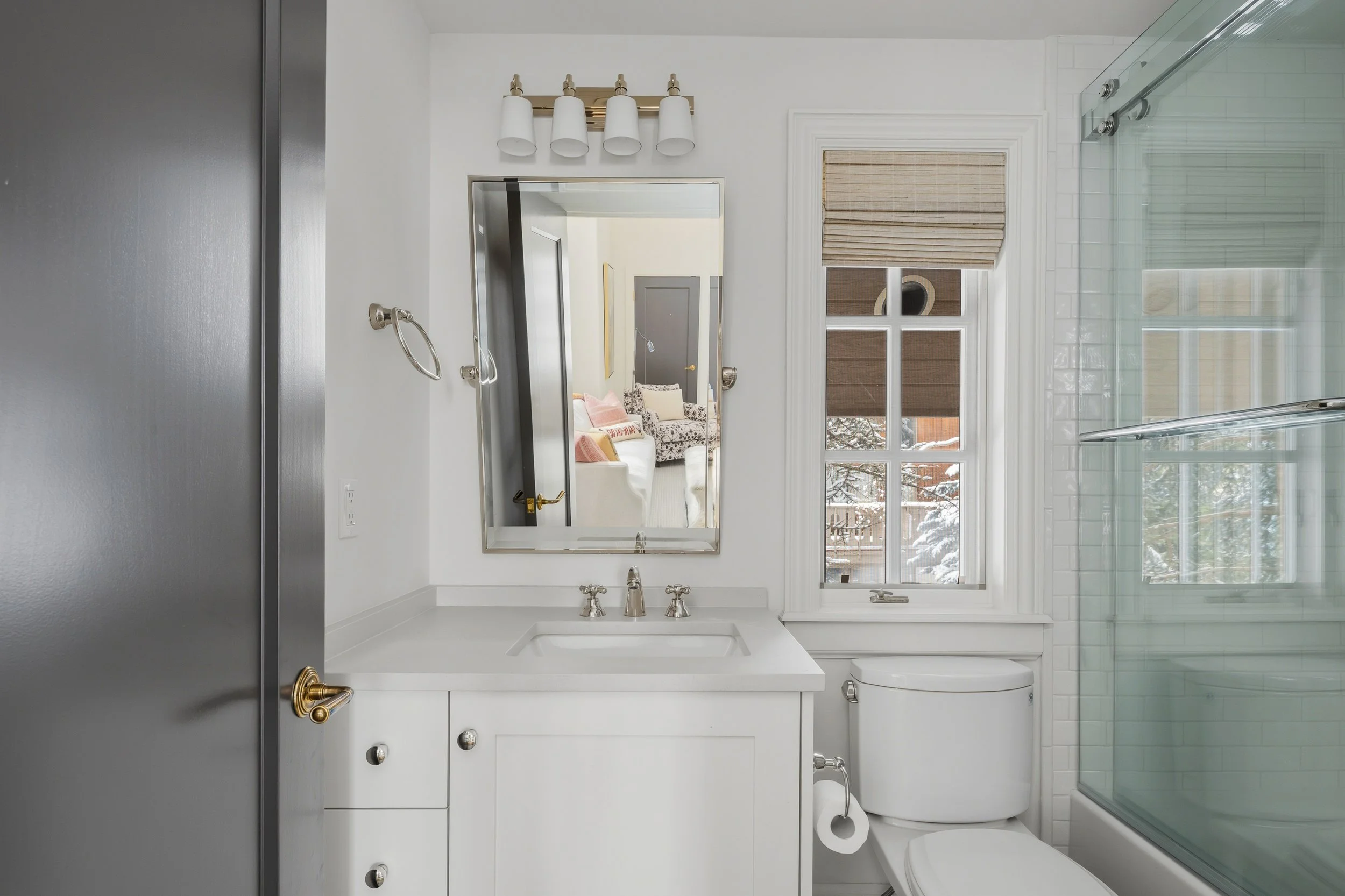 Lockoff bathroom 1.jpg