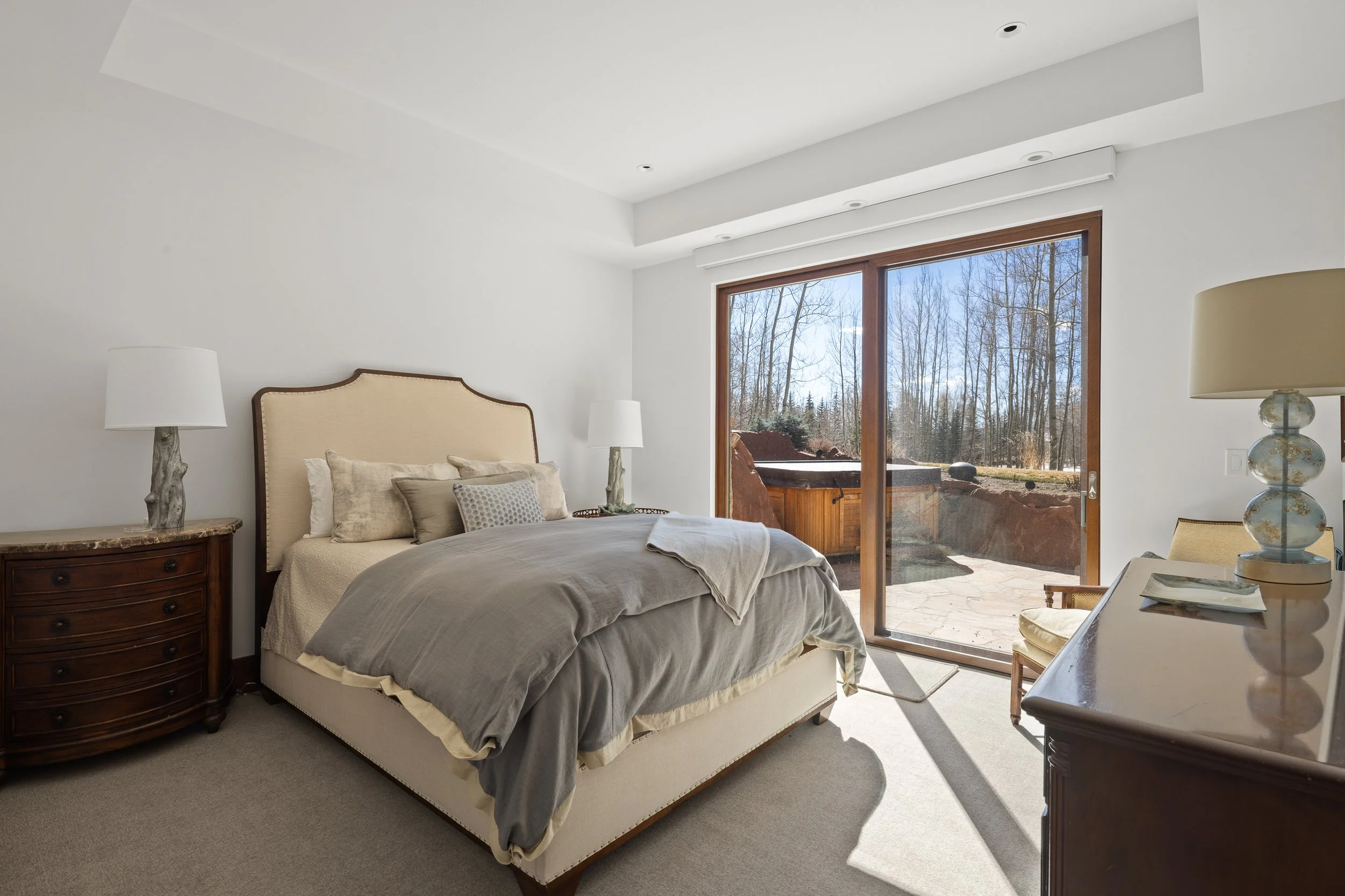 Guest bedroom 4.jpg