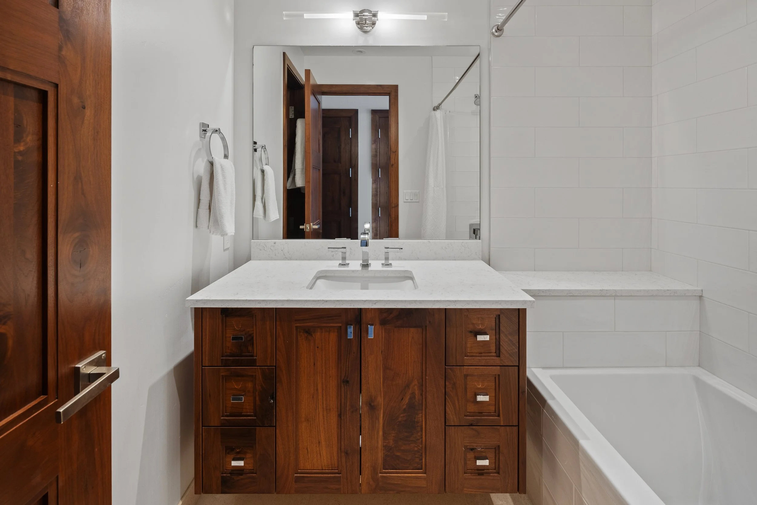 Guest bathroom 2.jpg