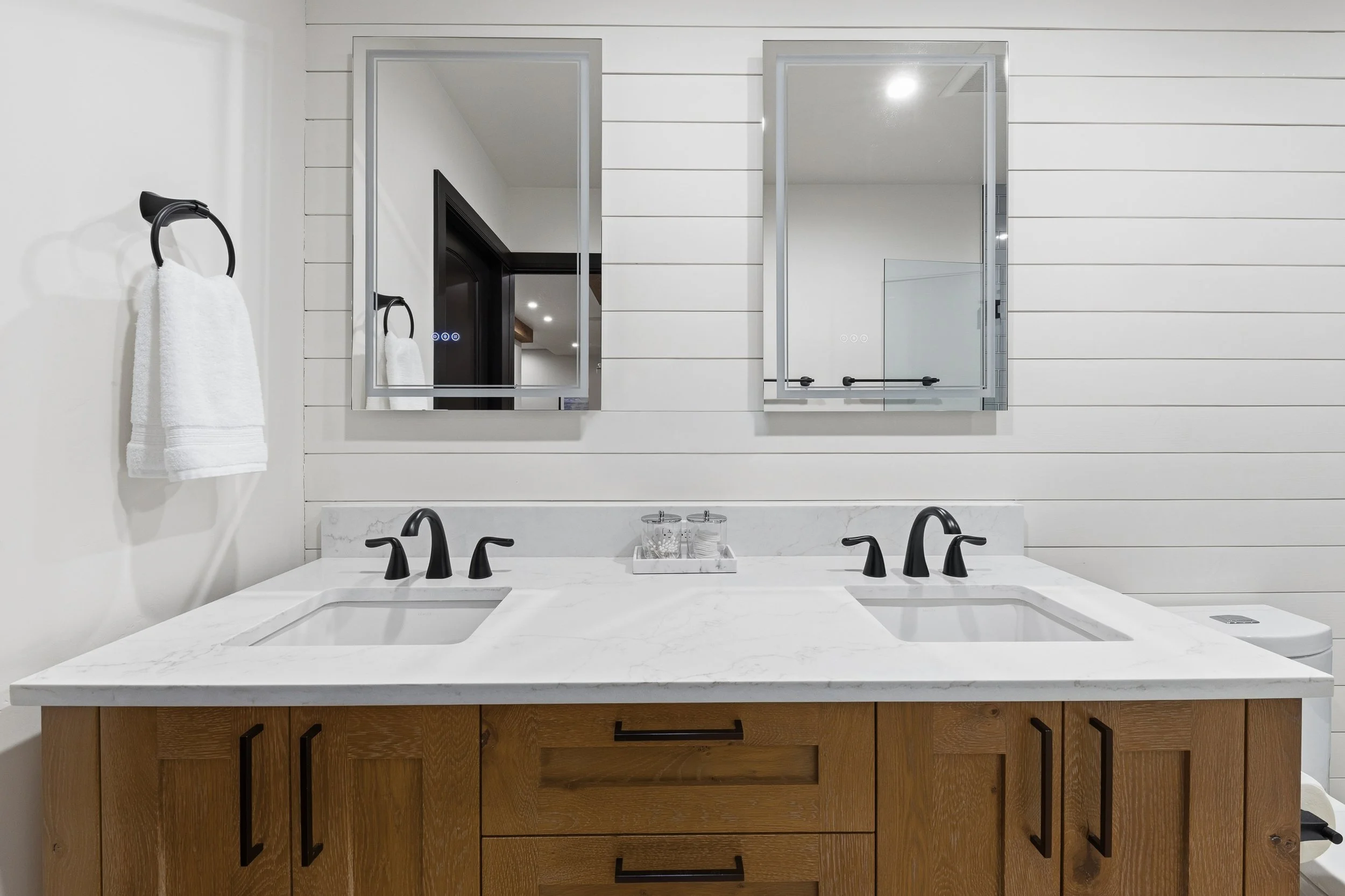 Bathroom vanity.jpg