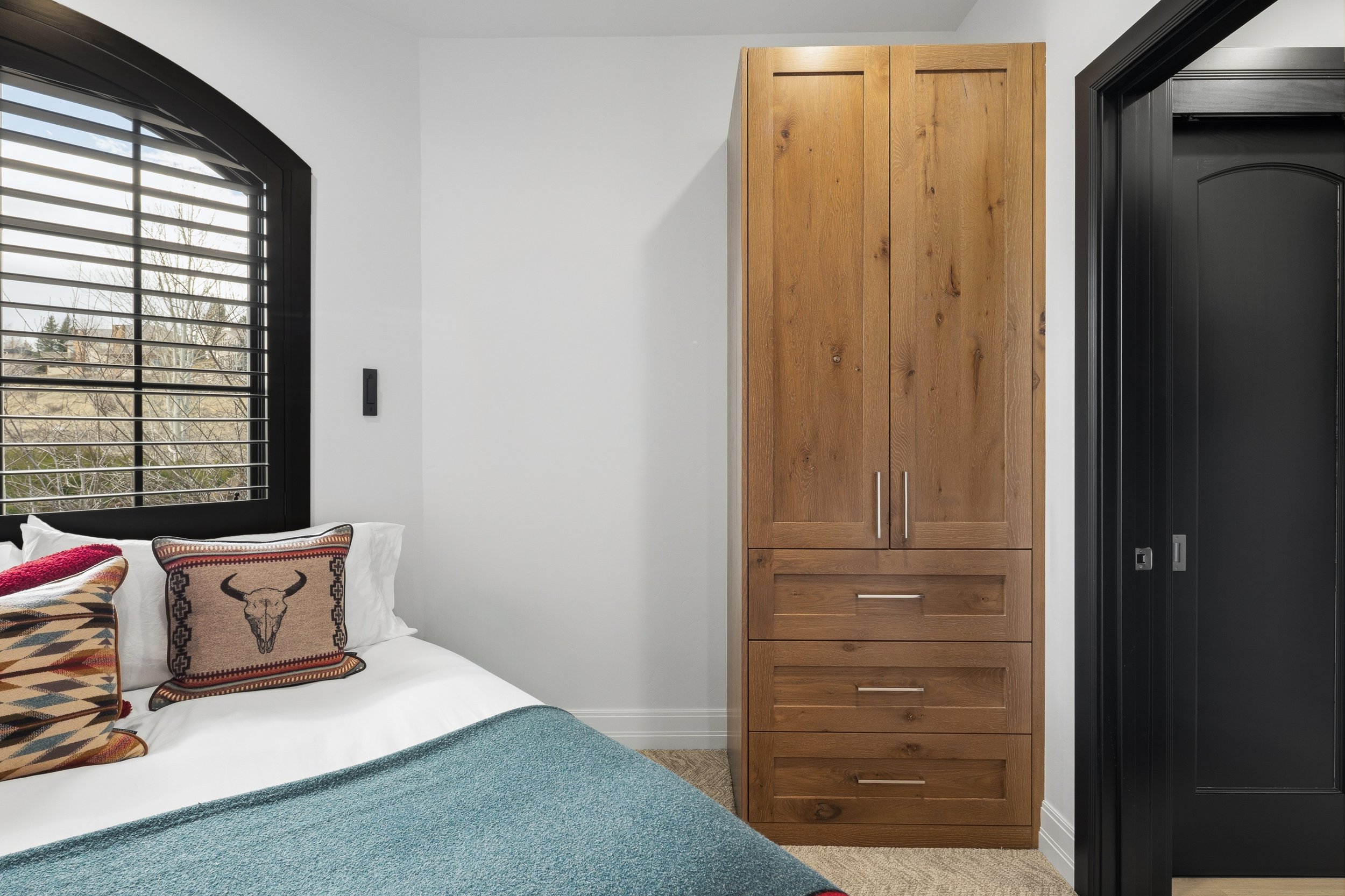 Bedroom cabinets.jpg