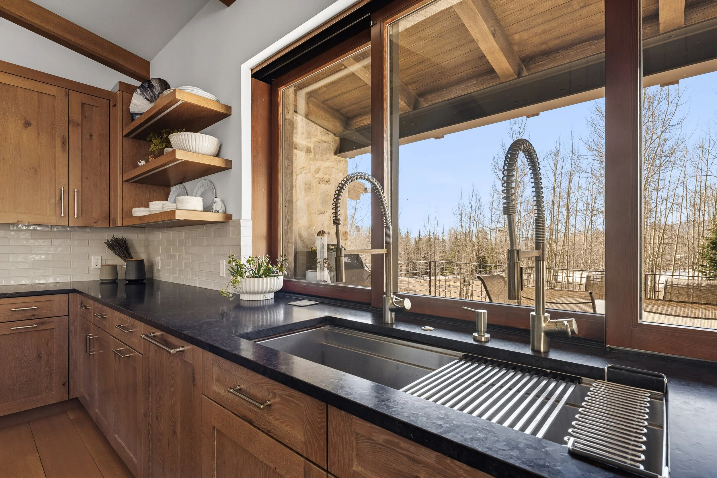 Kitchen - sink.jpg