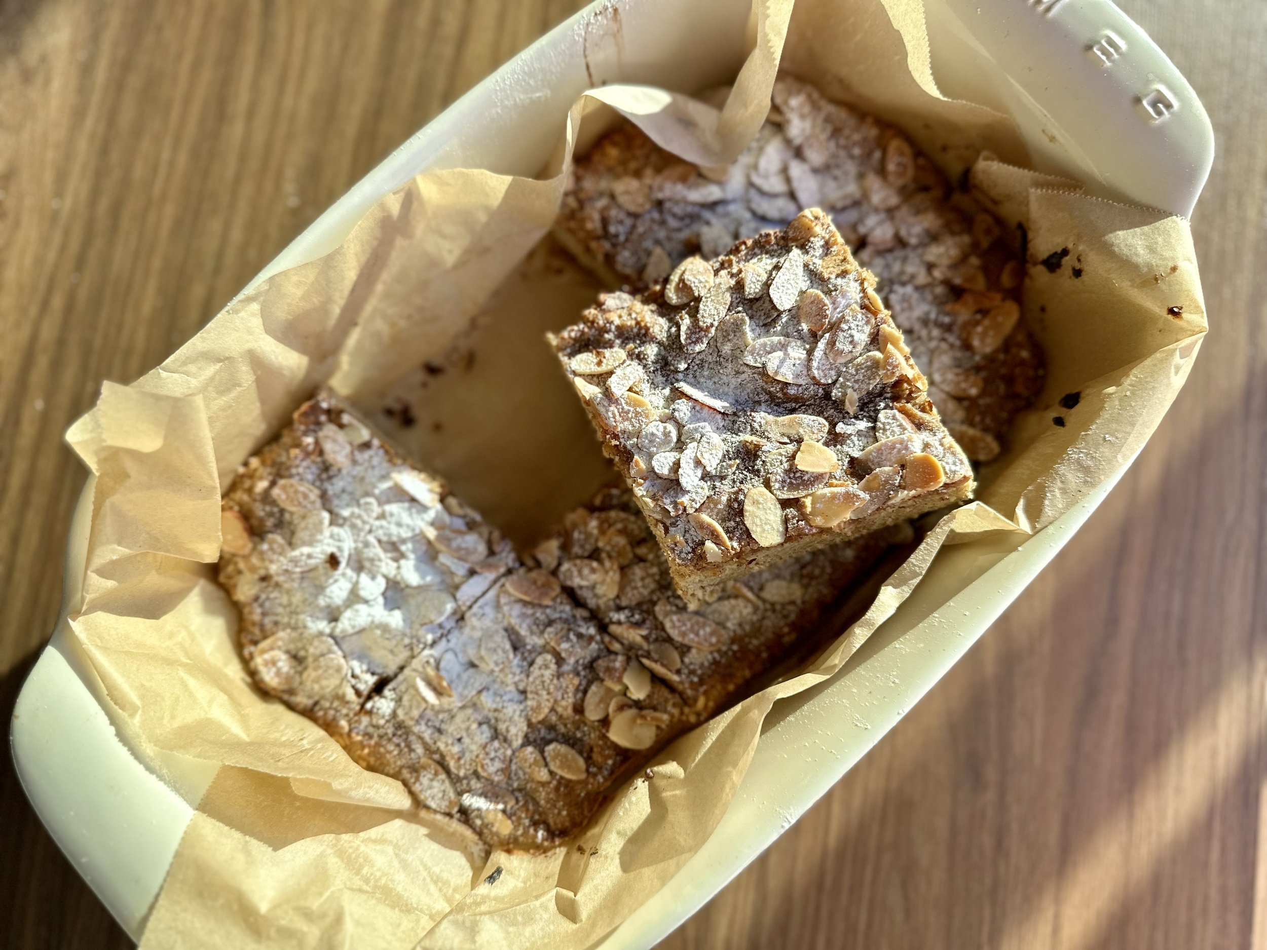Low FODMAP High Protein Almond Croissant Baked Oats