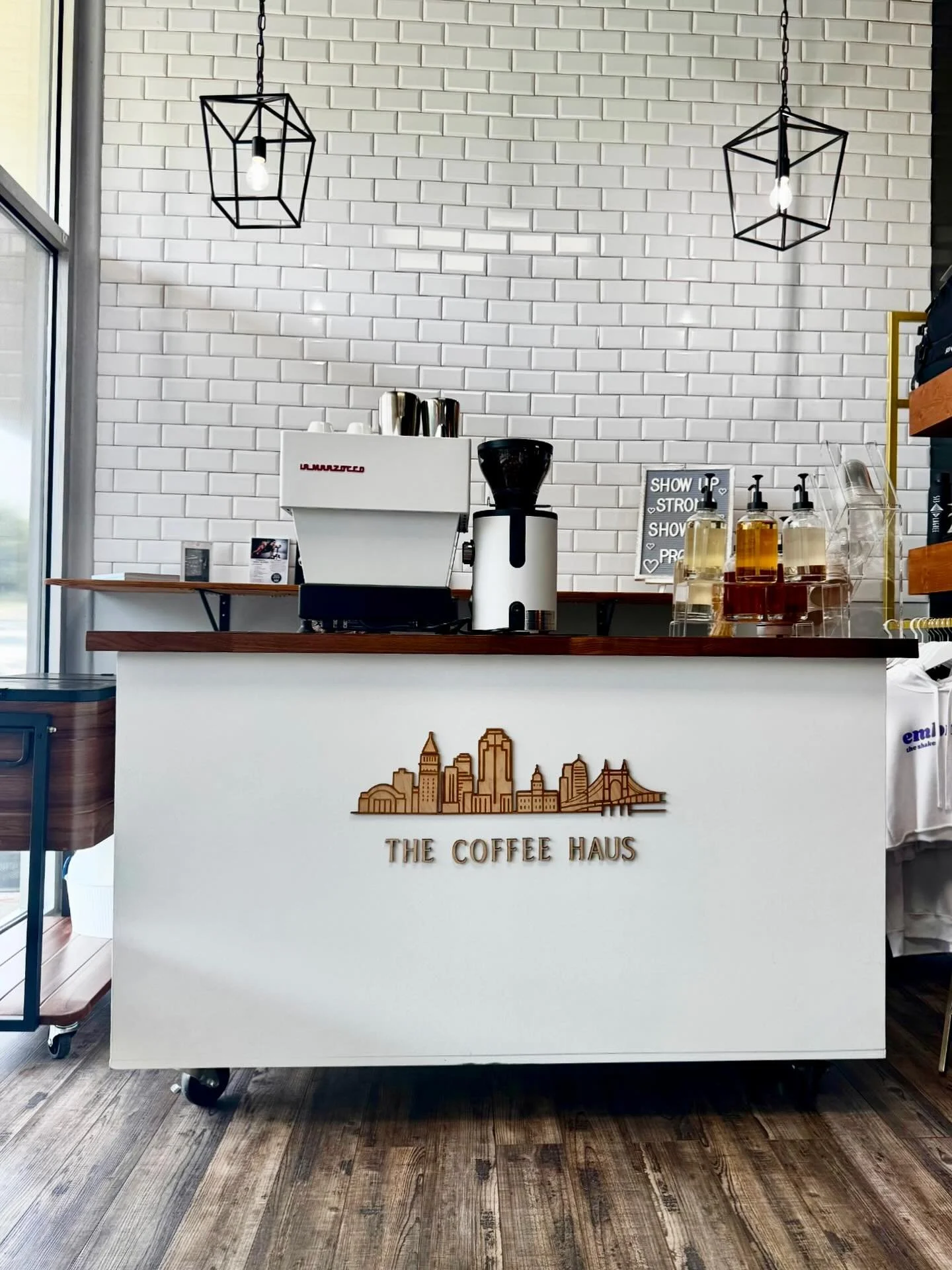 Cincy&rsquo;s in a heat wave 🔥 and we&rsquo;ve got the cure:
iced lattes + cold brew on tap this Saturday from 9&ndash;1 at Embra Studio (Columbia Pkwy)! 🧊☕️

Whether you&rsquo;re coming from a yoga flow or just rolling out of bed, we&rsquo;ve got 