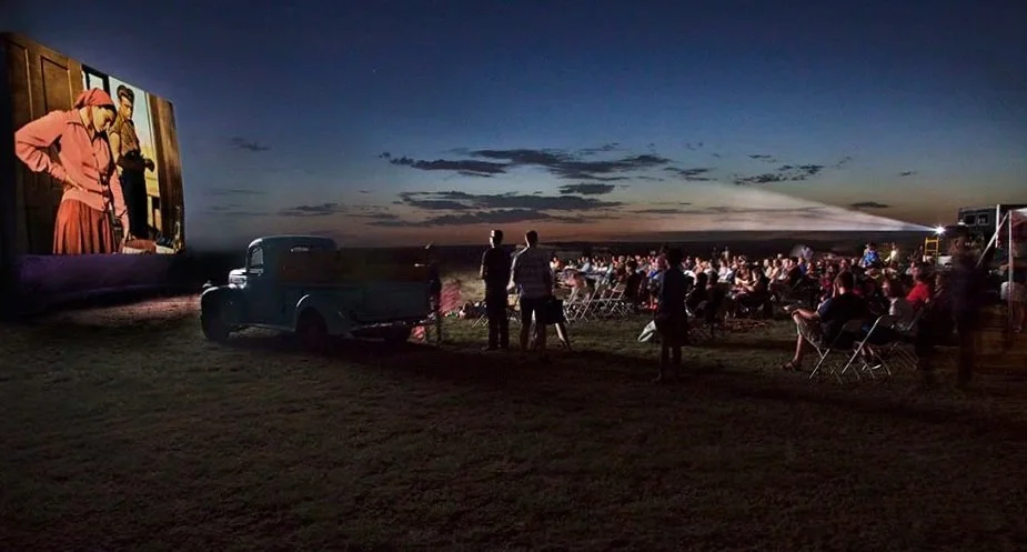 Giant
Outdoor Showing