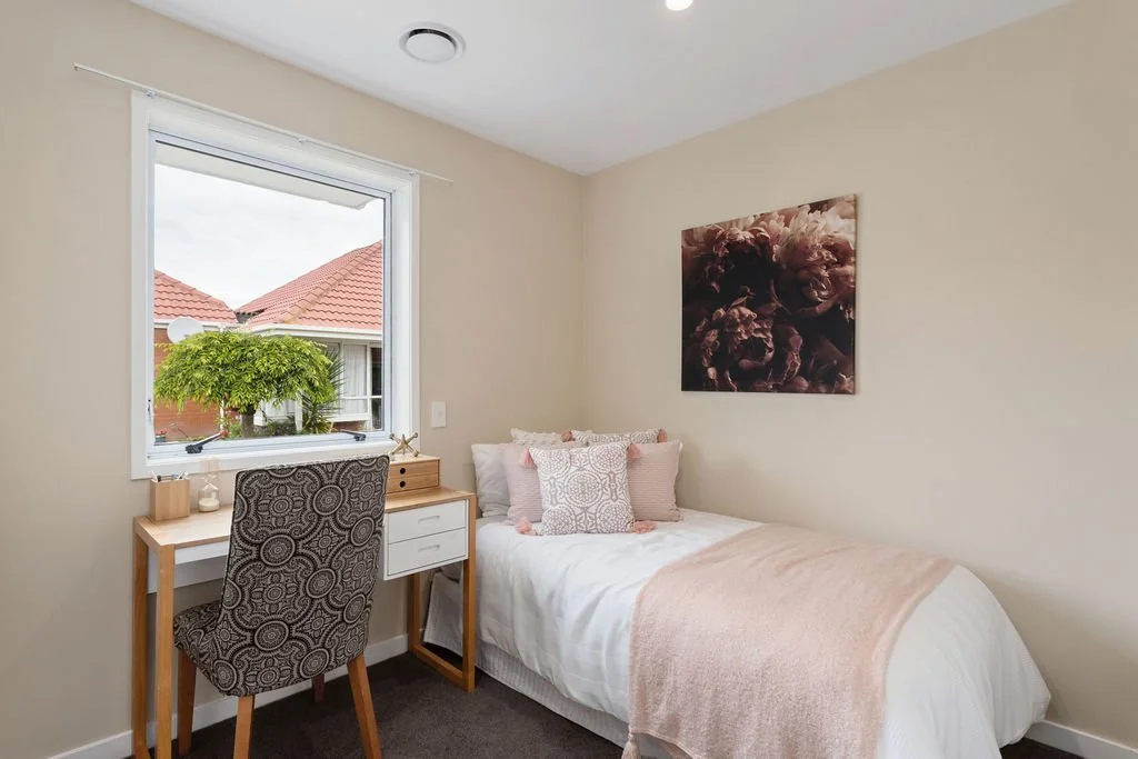 Cottage bedroom 1.jpg