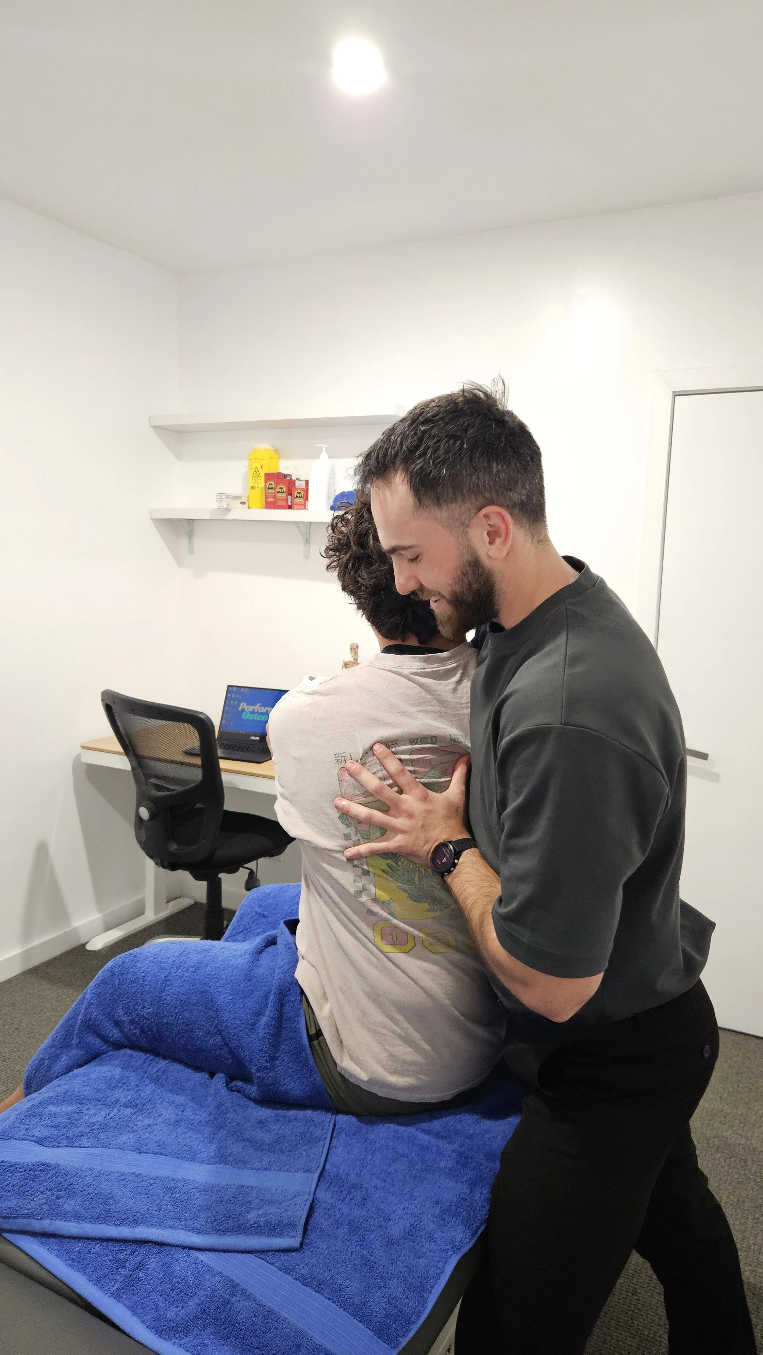 Dr Ryan Vaux osteo treatment for back pain