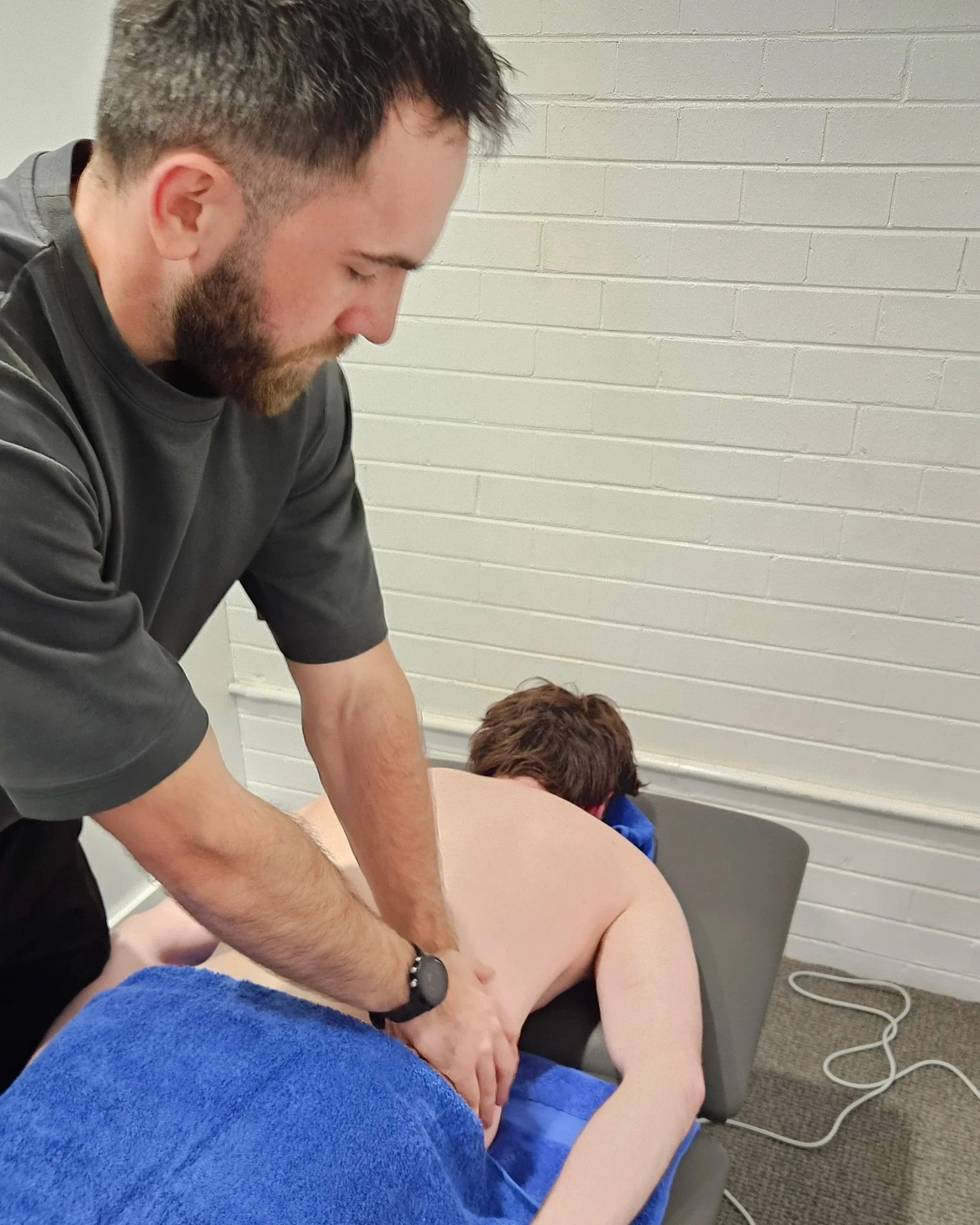 Dr Ryan Vaux massage for back pain