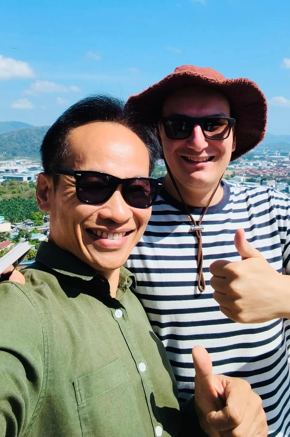 Panya Taxi Phuket with customer