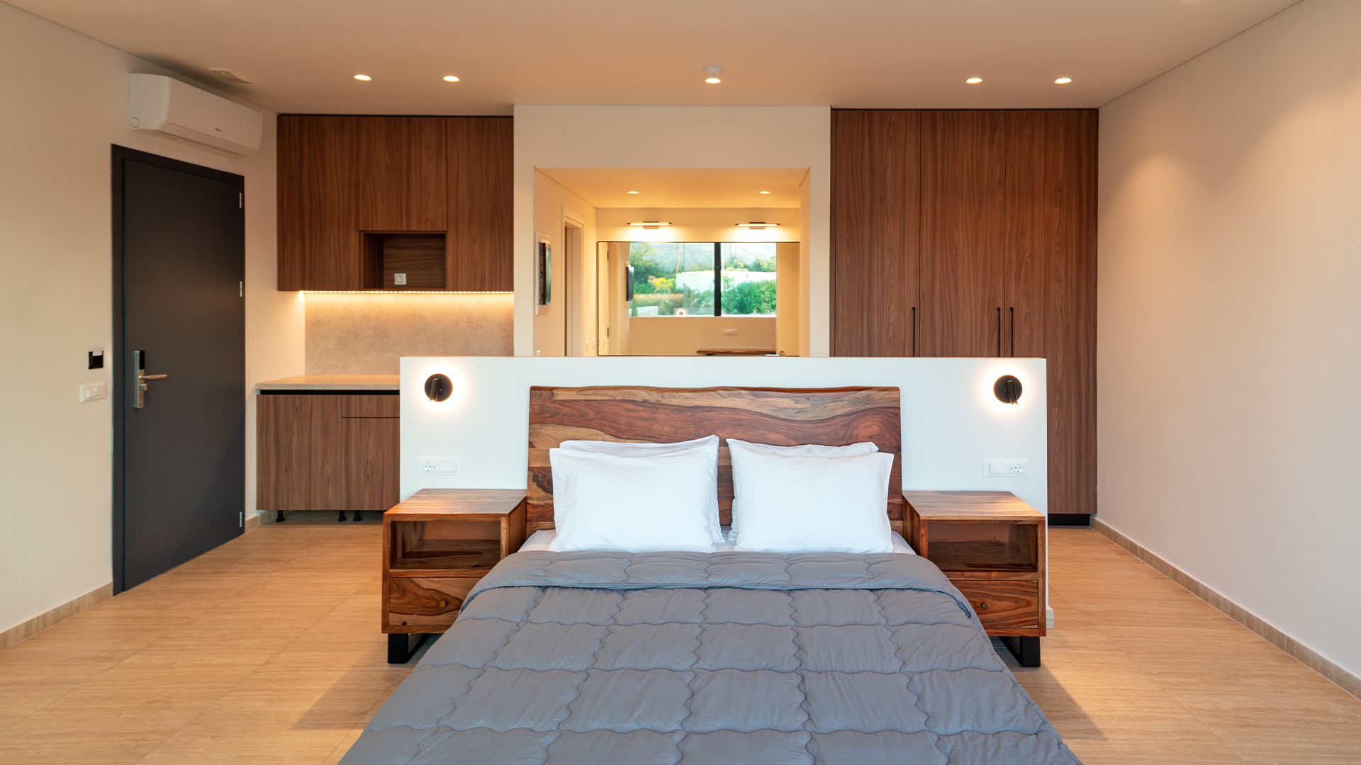 Rhodes Suite bedroom.