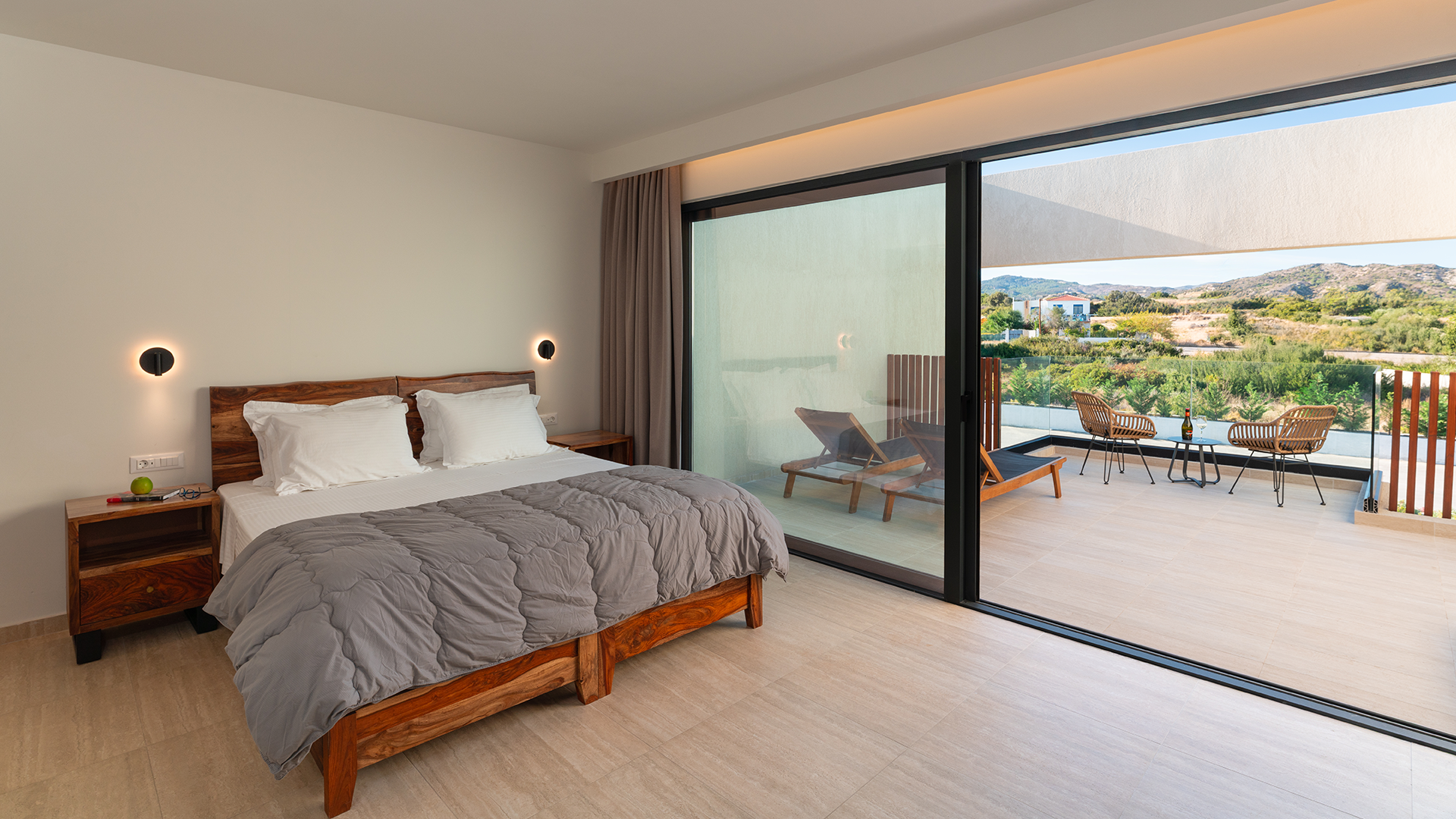 Rhodes suite top floor with balcony