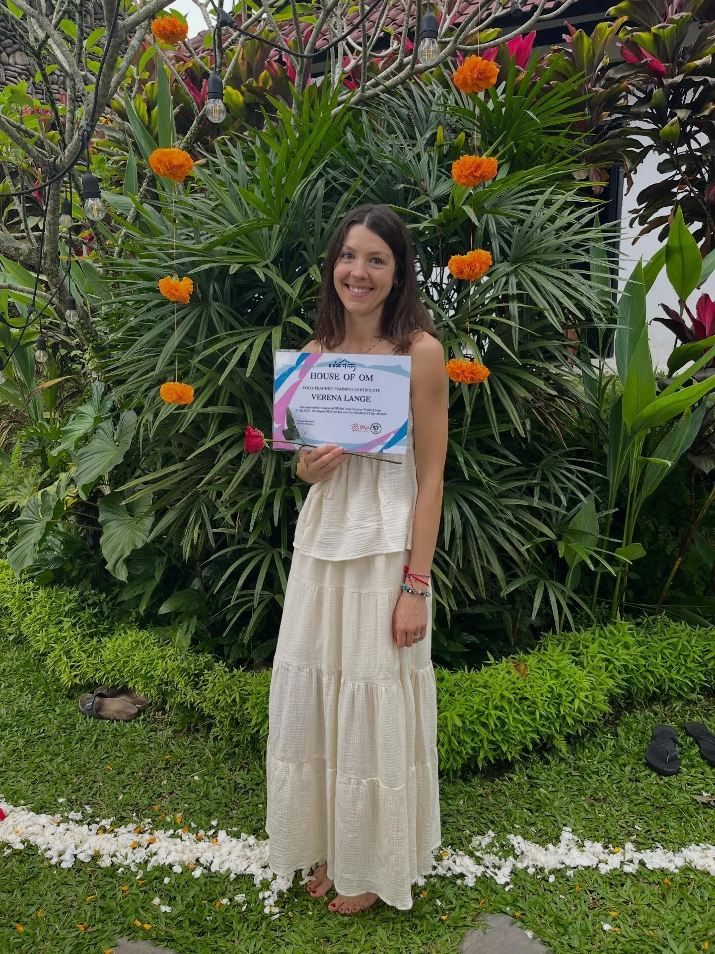 where the journey started ✨ So dankbar, diese Entscheidung im letzten Jahr getroffen zu haben und f&uuml;r alle Menschen, die mir begegnet sind 🙏🏼 Ich freue mich auf alles, was in diesem Jahr folgt!  #ytt2025 #houseofombali #yogateacher #yogaahrwei