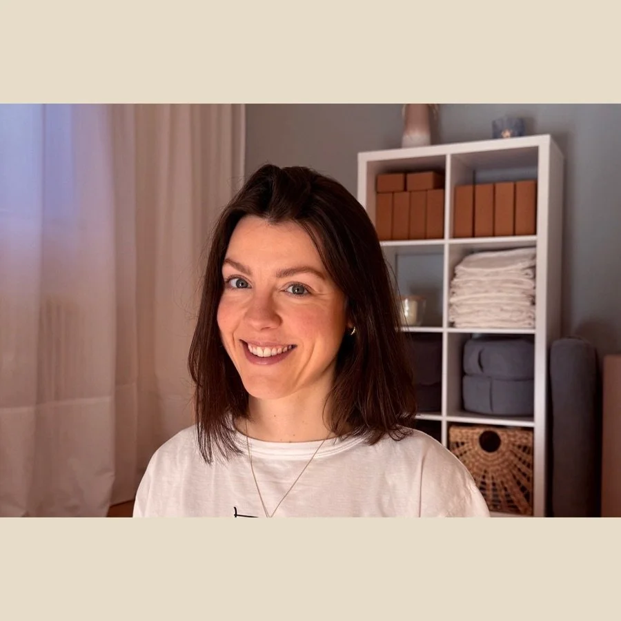 Verena Lange, Physiotherapeutin und Yogalehrerin, in ihrem Studio in Bad Neuenahr-Ahrweiler.