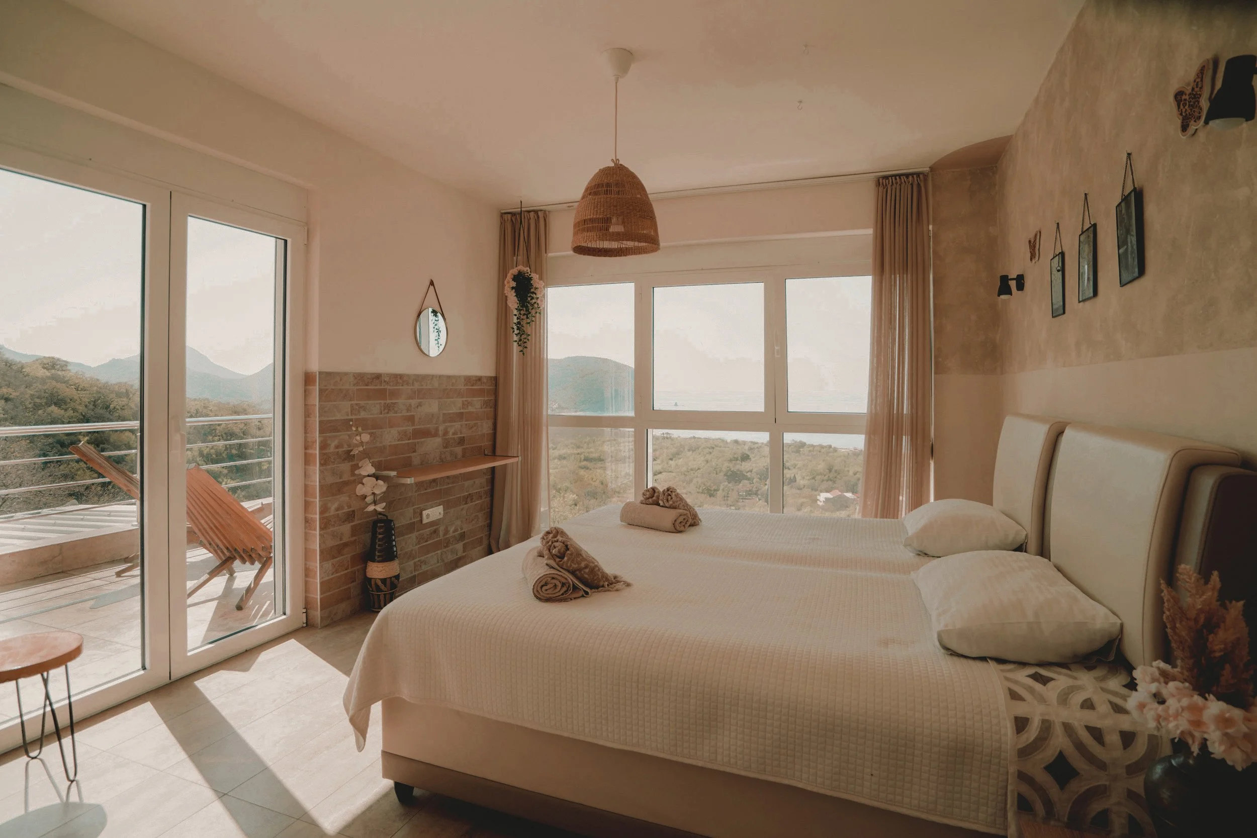 Mountain & sea-view room with balcony