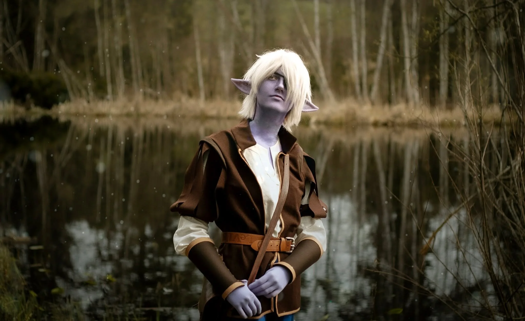 POV: Du forlot hovedstien for &aring; utforske litt&hellip;

&hellip;and accidentally triggered a side quest. 🌿👀

Fenris (@wolfys.den) som Kha'nel fra Dragens &oslash;ye.

📍 Gruetunet
📸 Foto: Alice (@blepcos)

#dragens&oslash;ye #cosplay #fantasy