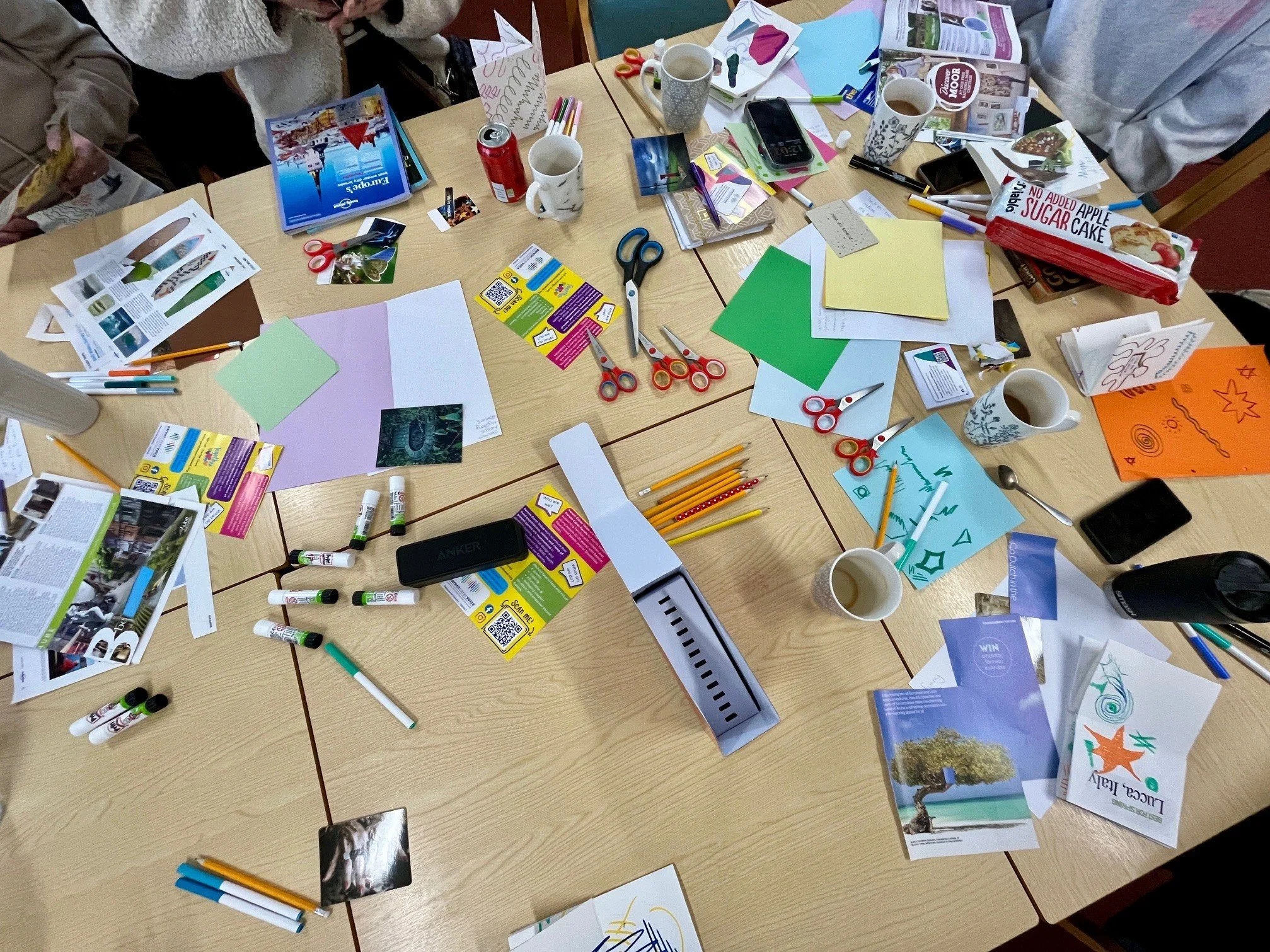 Whitby Parent Carers enjoyed a Creative Wellness session with Artist Jacqui Barrowcliffe at Kirkham Close. Everyone had fun, shared feedback and were pleasantly surprised by what they created! 🎨💜