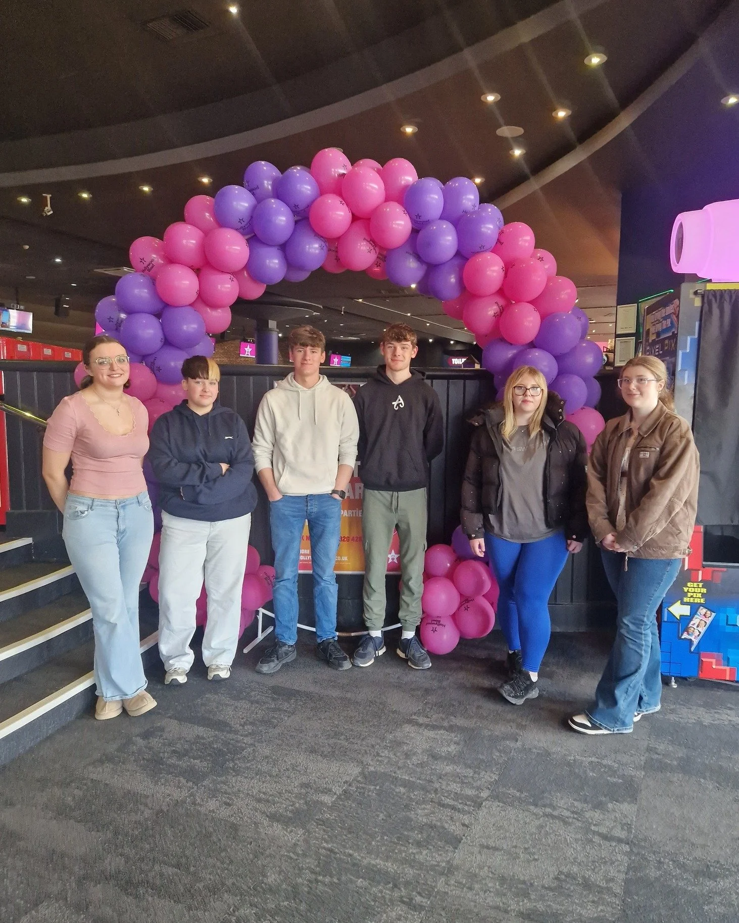 Young Adult Carers (YACs) from across Hambleton and Richmondshire recently enjoyed a well-deserved break from their caring responsibilities, giving them time to relax and focus on themselves. The group headed to Teesside Leisure Park for an afternoon