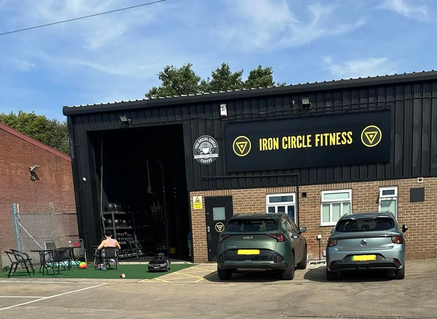 Today, Dan went to see friends Stew and Stacey at  iron_circle_fitness in Swillington. 

Their journey is almost exactly one year on from us and they celebrate their first birthday on the weekend we open.

It was great to catch up and pick your brain