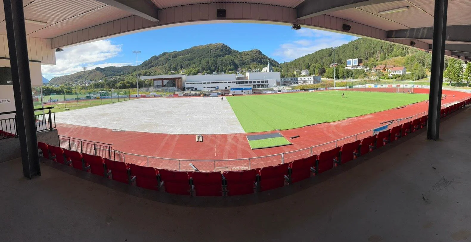 Grønt gras og Kronekampen 2025