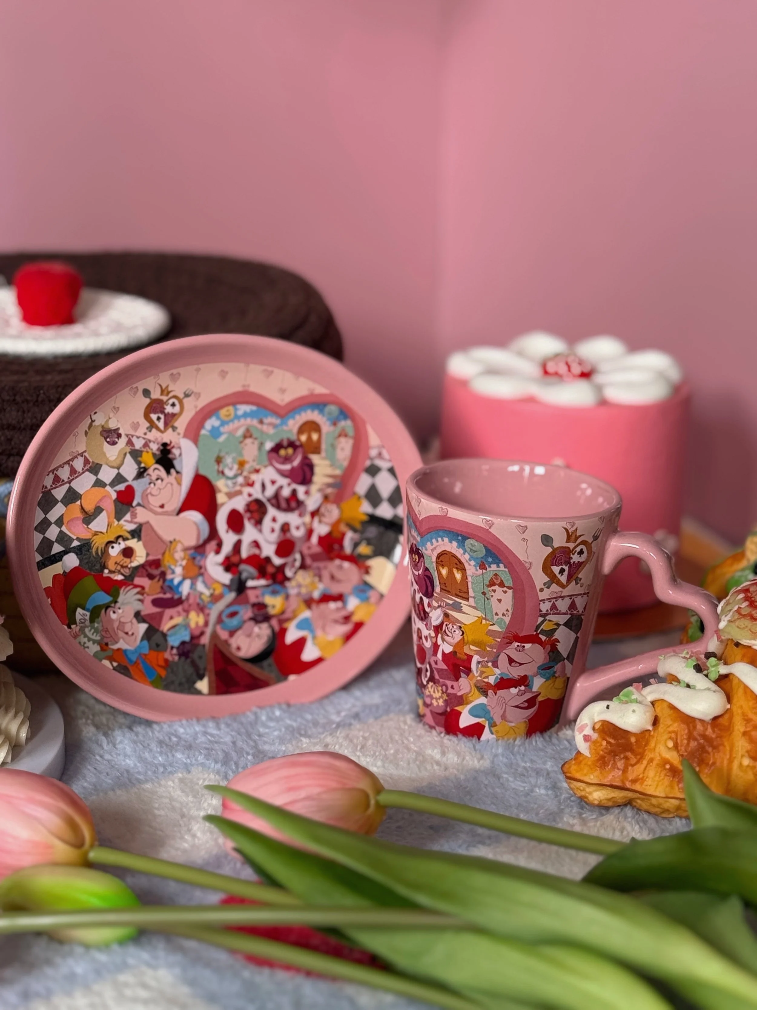 Tokyo Disneyland - Alice in Wonderland Tea Set