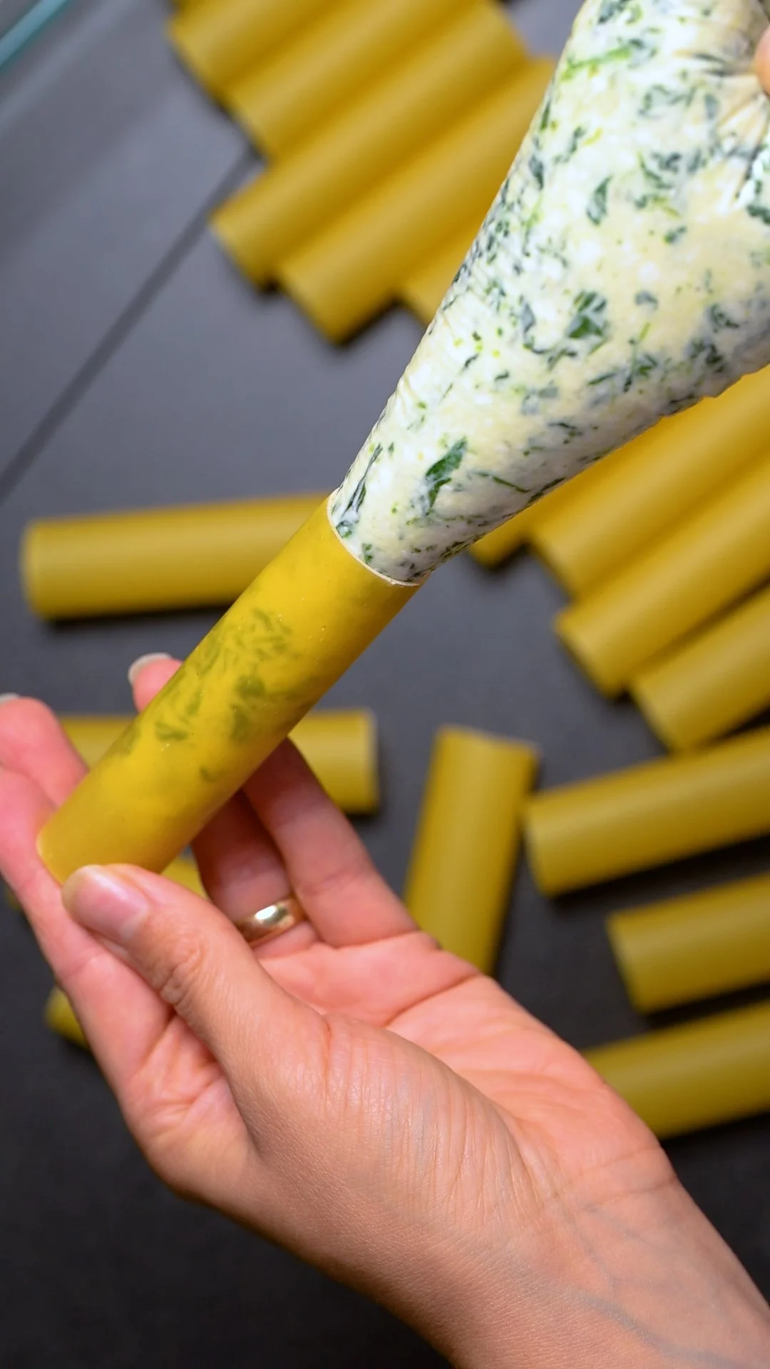 Cannelloni mit Käse Spinat Füllung