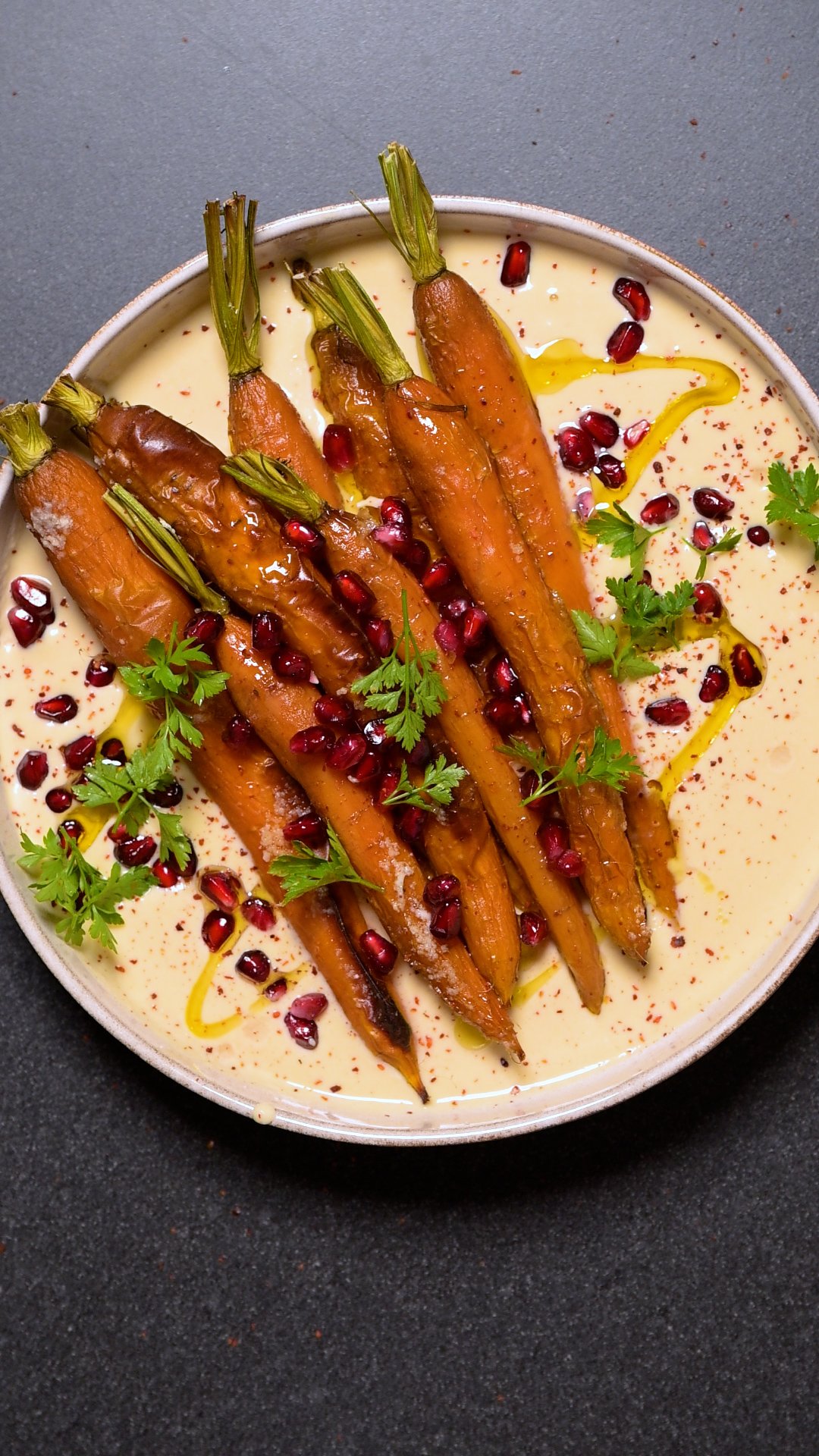 Ofenkarotten mit Hummus Dip